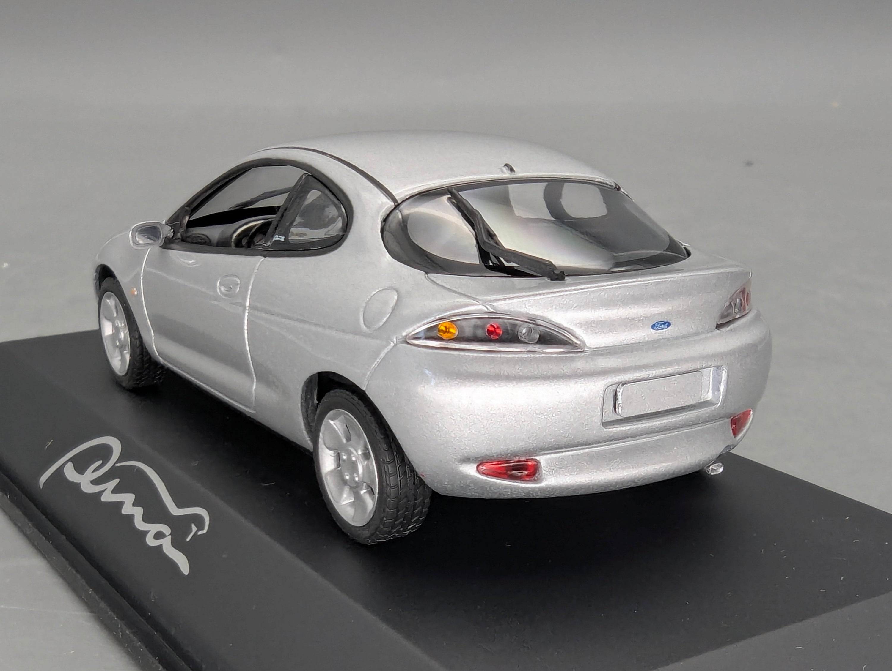 Coches en miniatura 1:43 Minichamps Mercedes Benz SL65 AMG Black Series Plata con embalaje original