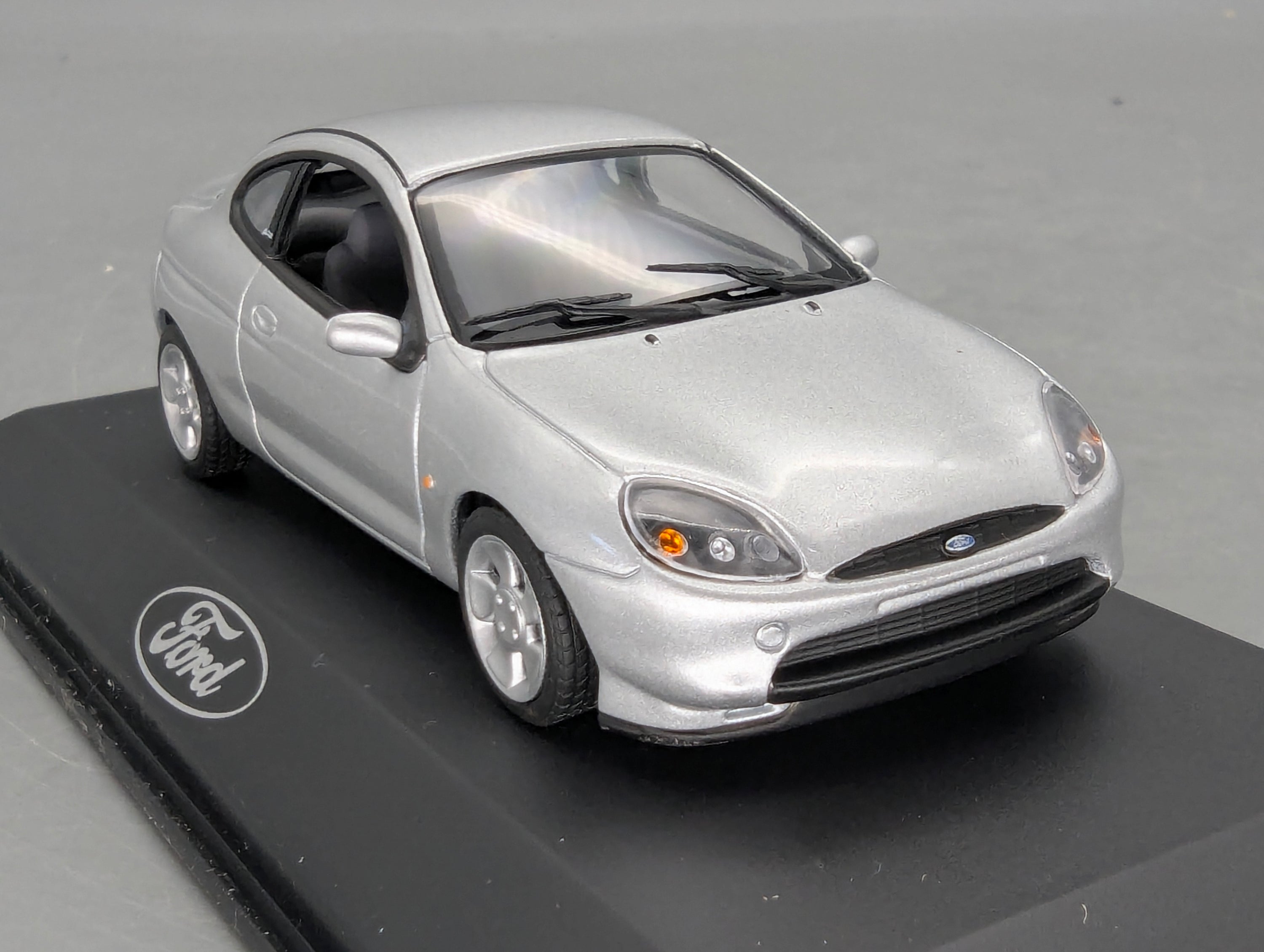 Coches en miniatura 1:43 Minichamps Mercedes Benz SL65 AMG Black Series Plata con embalaje original