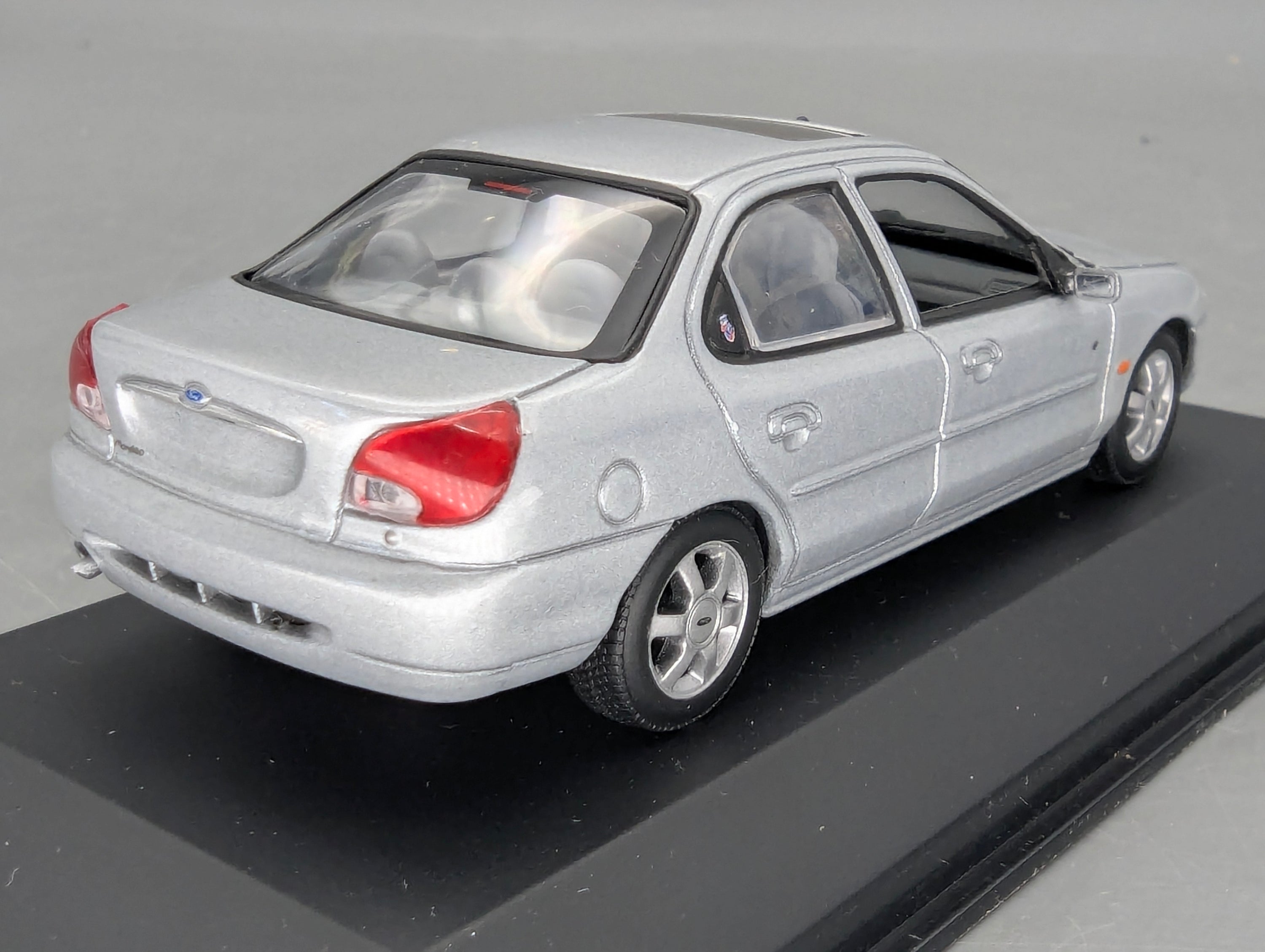 Coches en miniatura 1:43 Minichamps Mercedes Benz SL65 AMG Black Series Plata con embalaje original