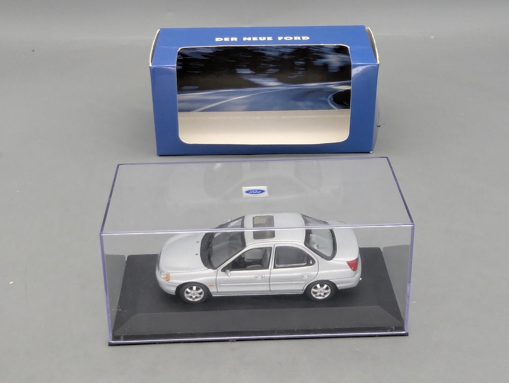 Coches en miniatura 1:43 Minichamps Mercedes Benz SL65 AMG Black Series Plata con embalaje original