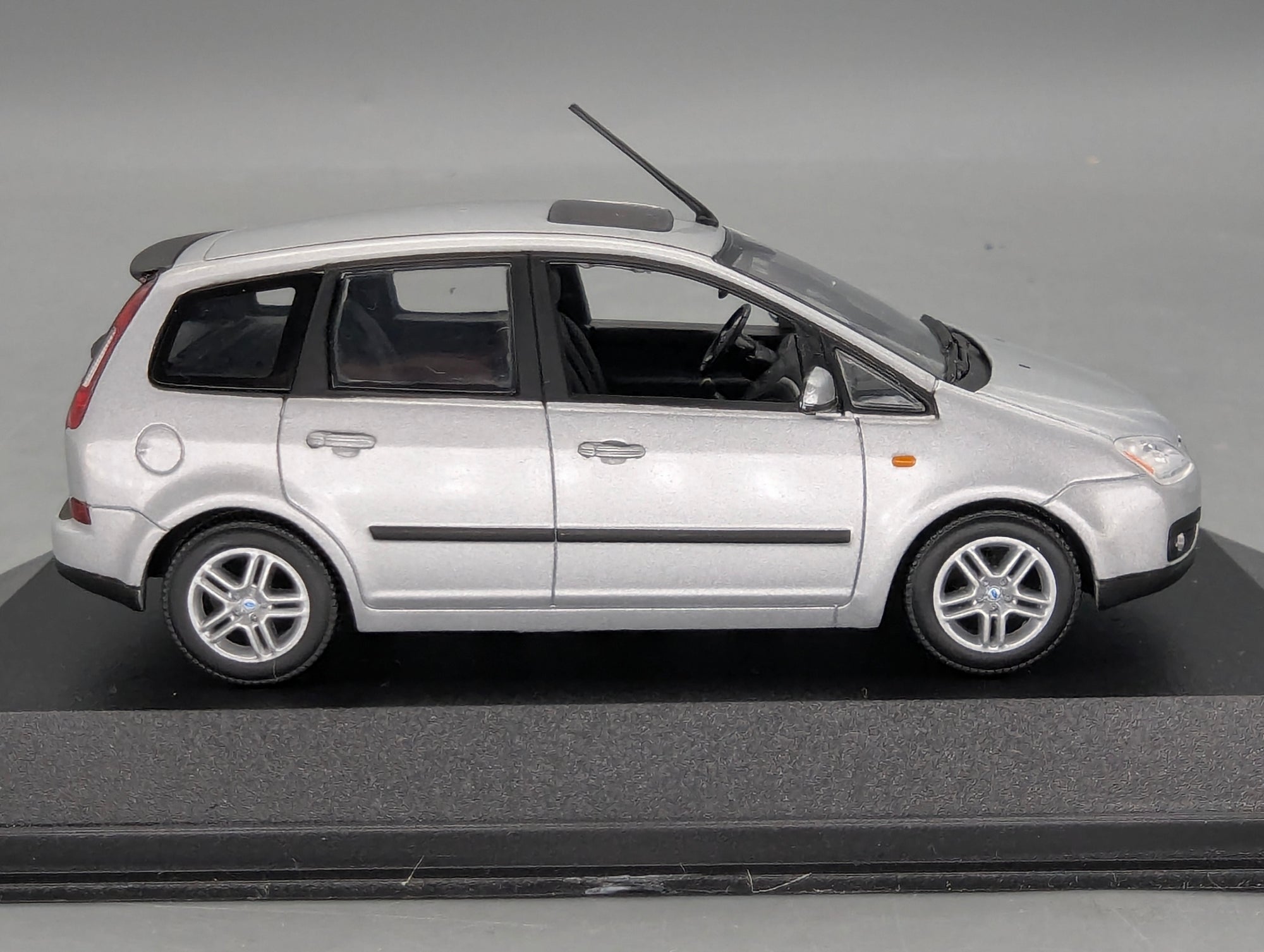 Model Cars 1:43 Minichamps Mercedes Benz SL65 AMG Black Series Silver with original packaging
