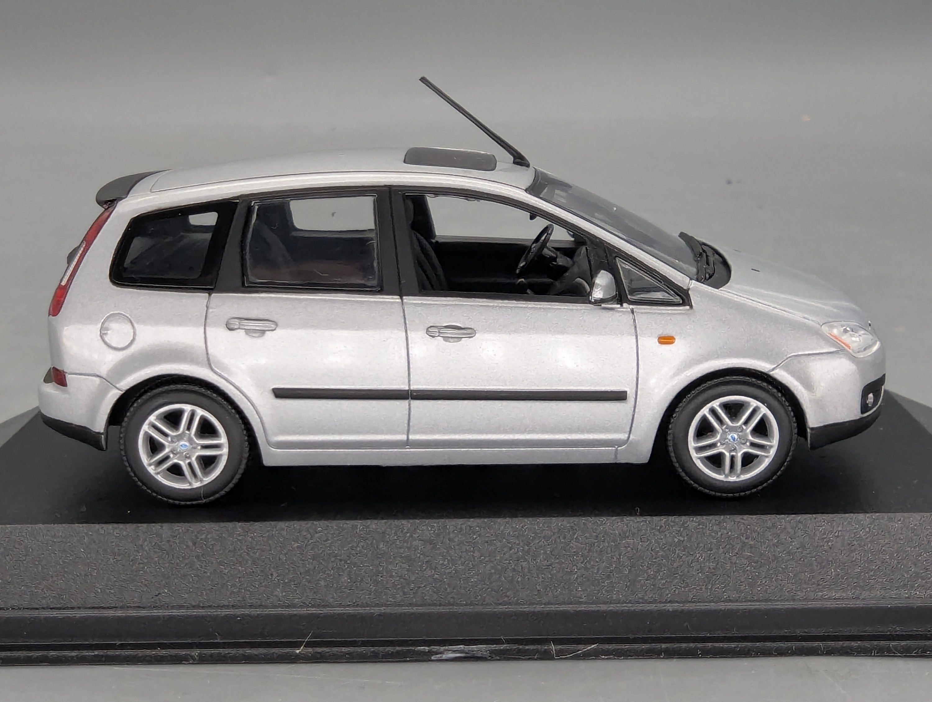Model Cars 1:43 Minichamps Mercedes Benz SL65 AMG Black Series Silver with original packaging