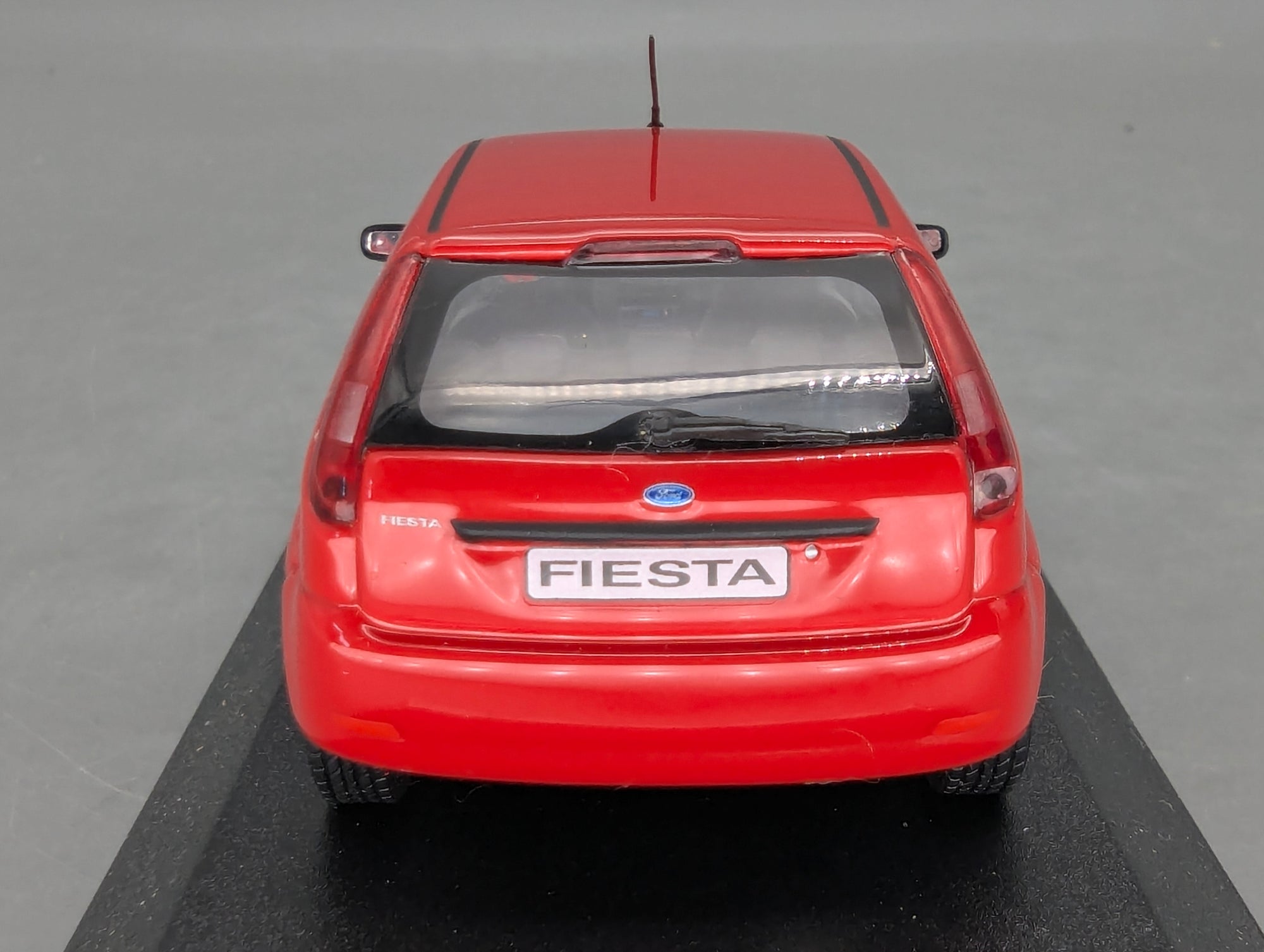Coches en miniatura 1:43 Minichamps Mercedes Benz SL65 AMG Black Series Plata con embalaje original