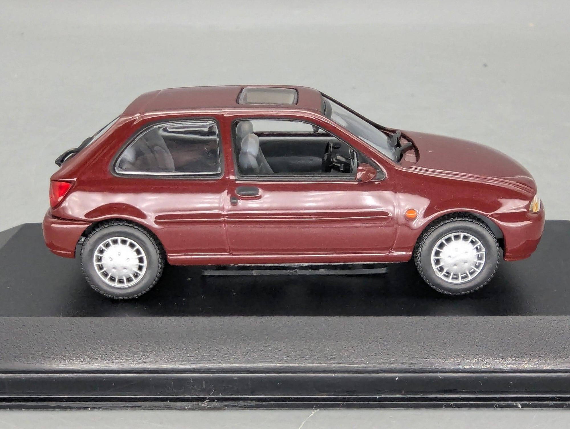 Model Cars 1:43 Minichamps Mercedes Benz SL65 AMG Black Series Silver with original packaging