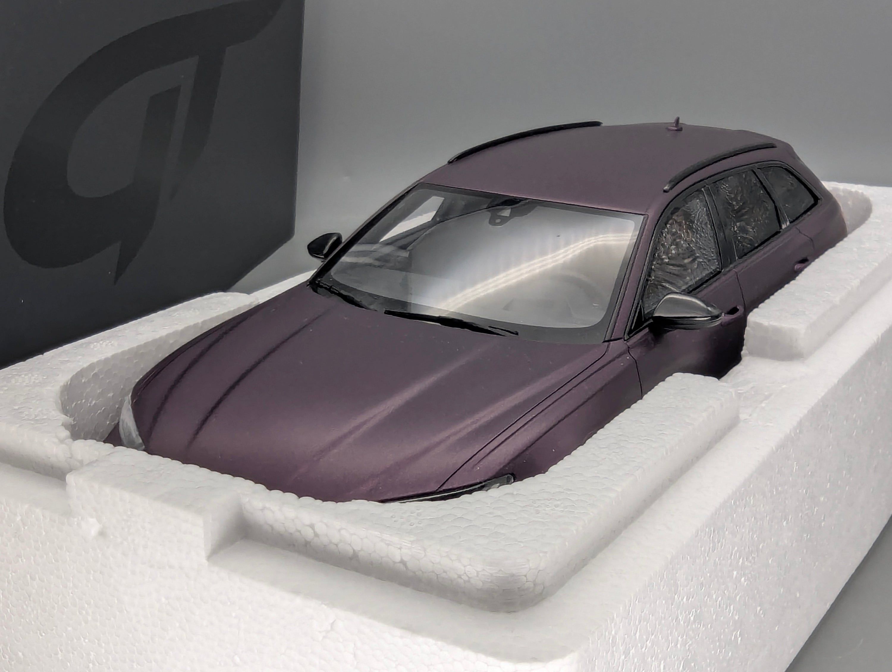Model Cars 1:43 Minichamps Mercedes Benz SL65 AMG Black Series Silver with original packaging