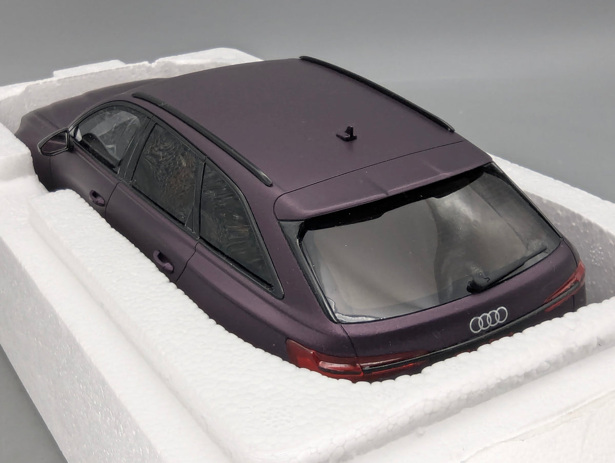 Model Cars 1:43 Minichamps Mercedes Benz SL65 AMG Black Series Silver with original packaging