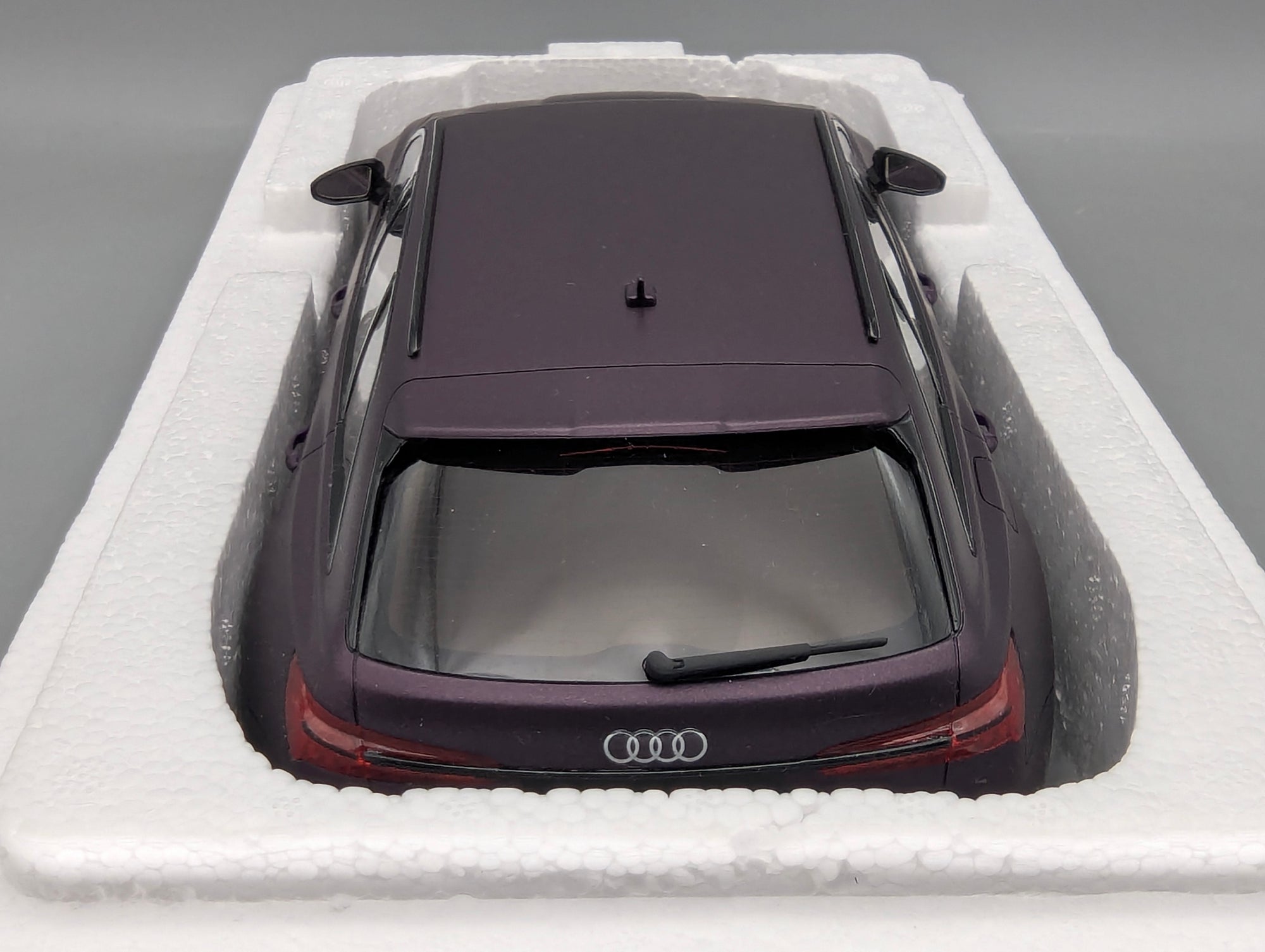 Model Cars 1:43 Minichamps Mercedes Benz SL65 AMG Black Series Silver with original packaging