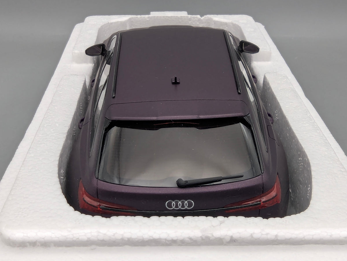 Model Cars 1:43 Minichamps Mercedes Benz SL65 AMG Black Series Silver with original packaging