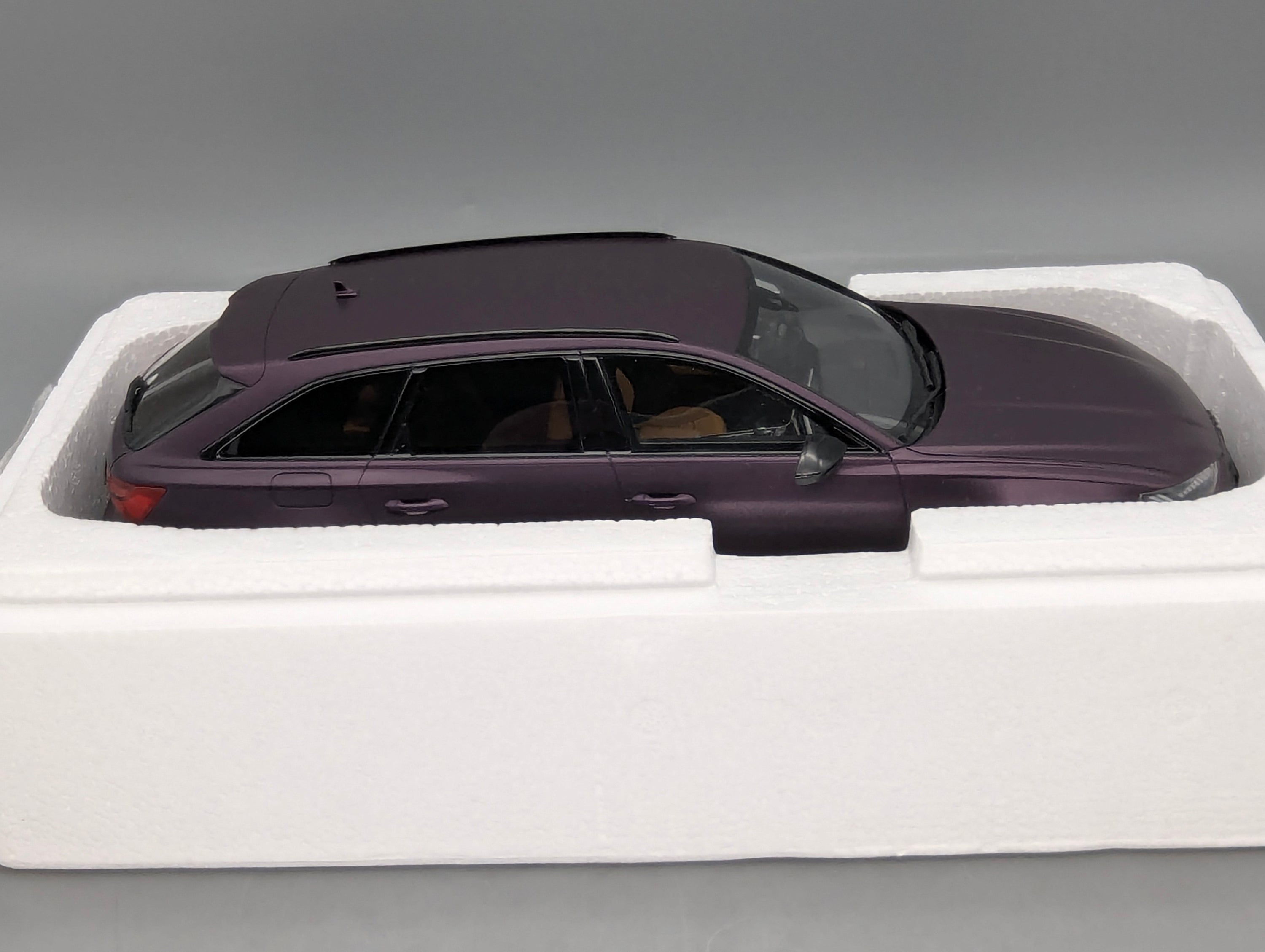 Model Cars 1:43 Minichamps Mercedes Benz SL65 AMG Black Series Silver with original packaging