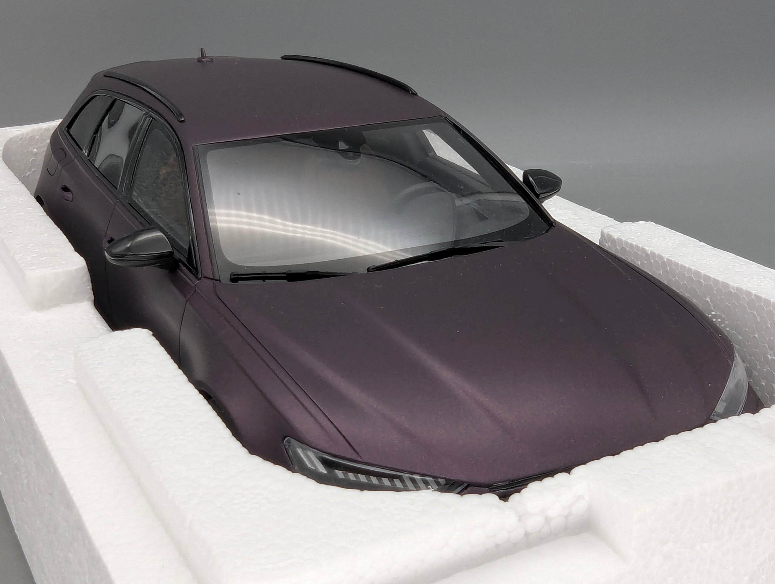 Model Cars 1:43 Minichamps Mercedes Benz SL65 AMG Black Series Silver with original packaging