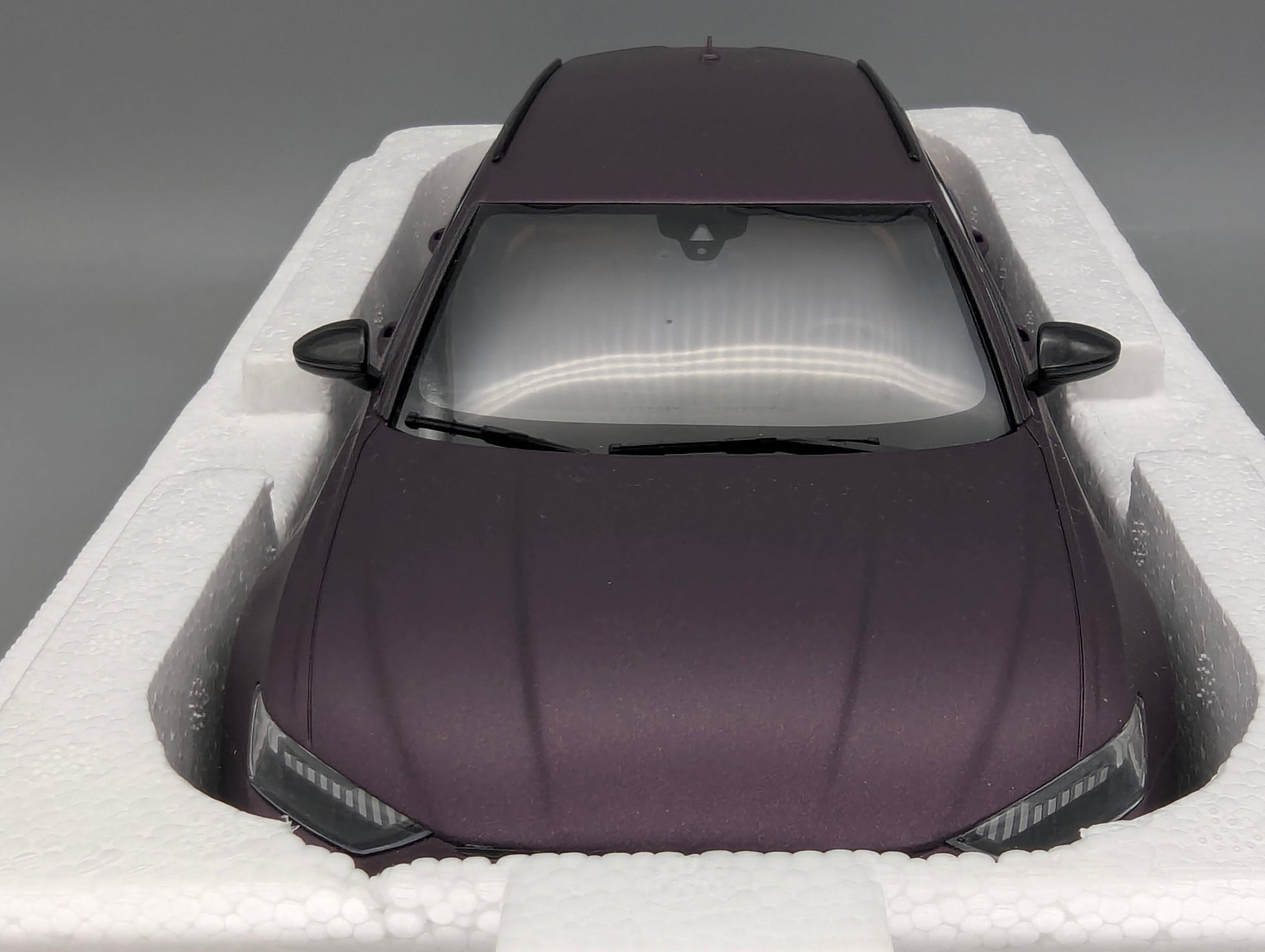 Model Cars 1:43 Minichamps Mercedes Benz SL65 AMG Black Series Silver with original packaging