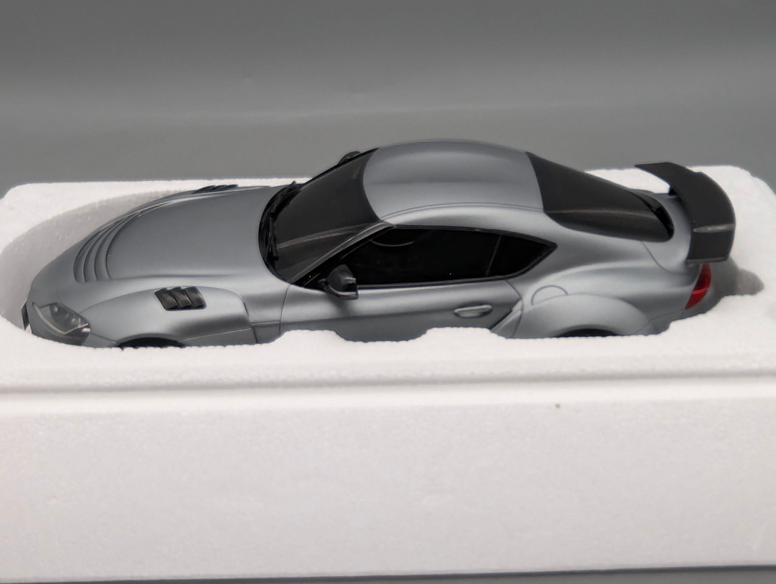 Coches en miniatura 1:43 Minichamps Mercedes Benz SL65 AMG Black Series Plata con embalaje original