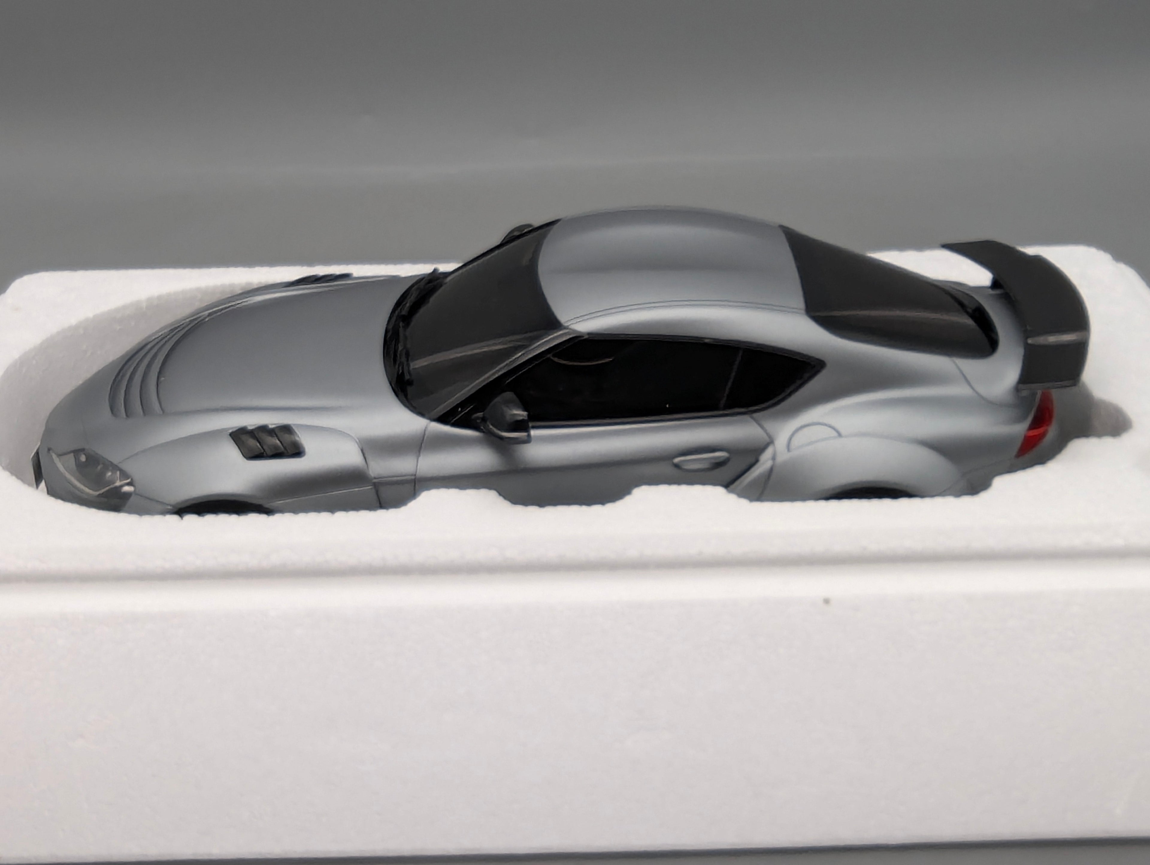 Model Cars 1:43 Minichamps Mercedes Benz SL65 AMG Black Series Silver with original packaging