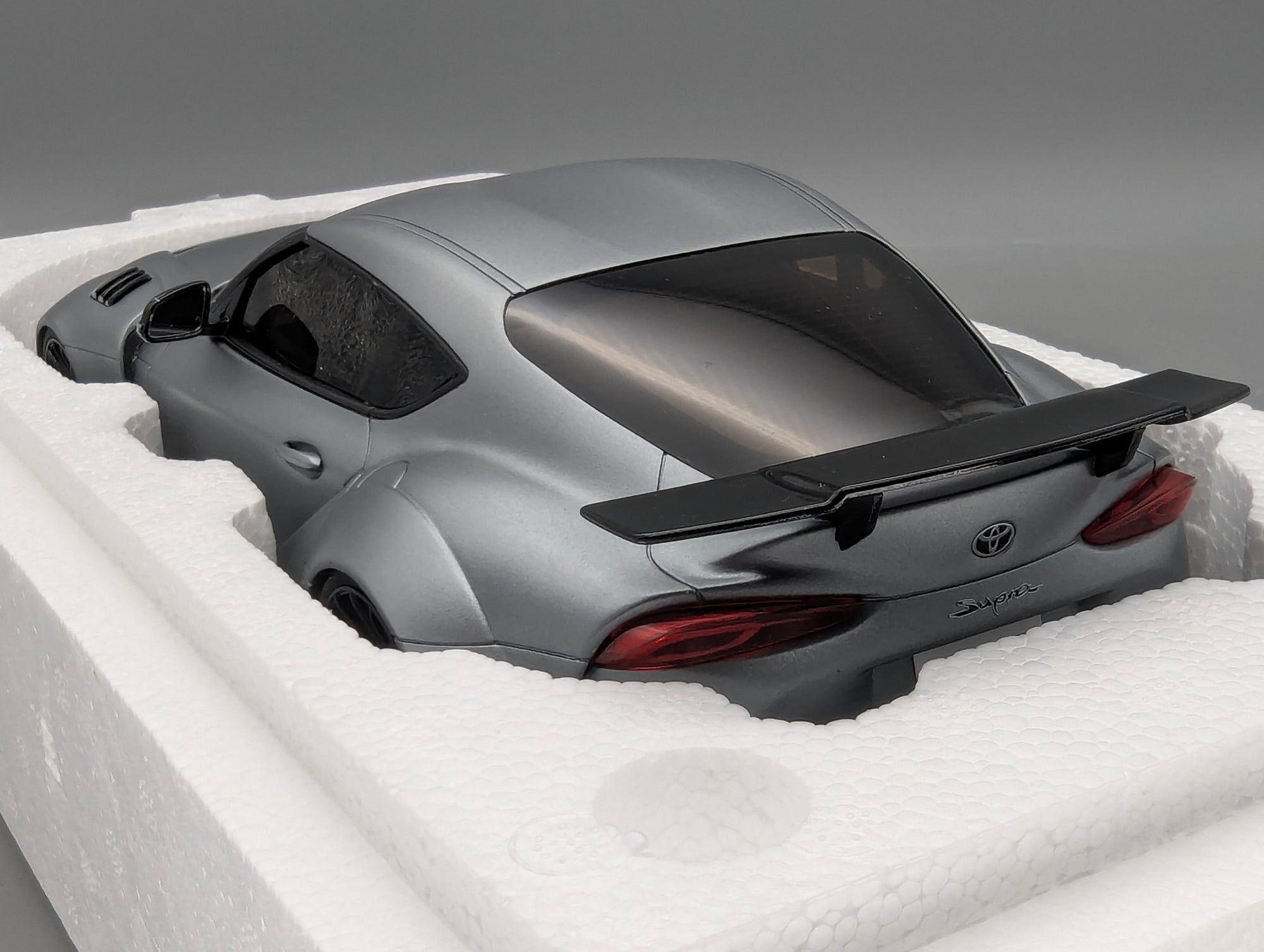 Coches en miniatura 1:43 Minichamps Mercedes Benz SL65 AMG Black Series Plata con embalaje original