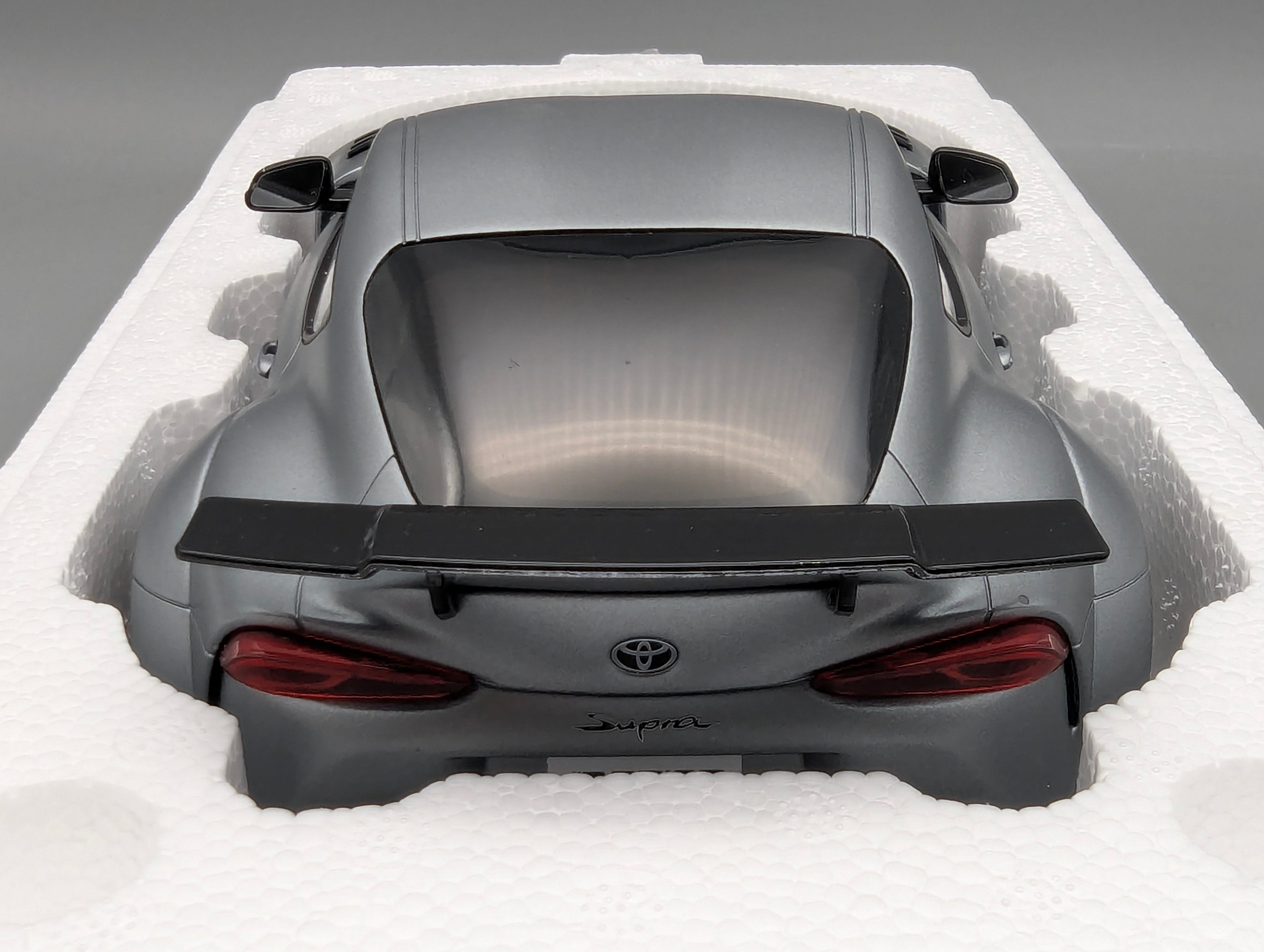 Model Cars 1:43 Minichamps Mercedes Benz SL65 AMG Black Series Silver with original packaging