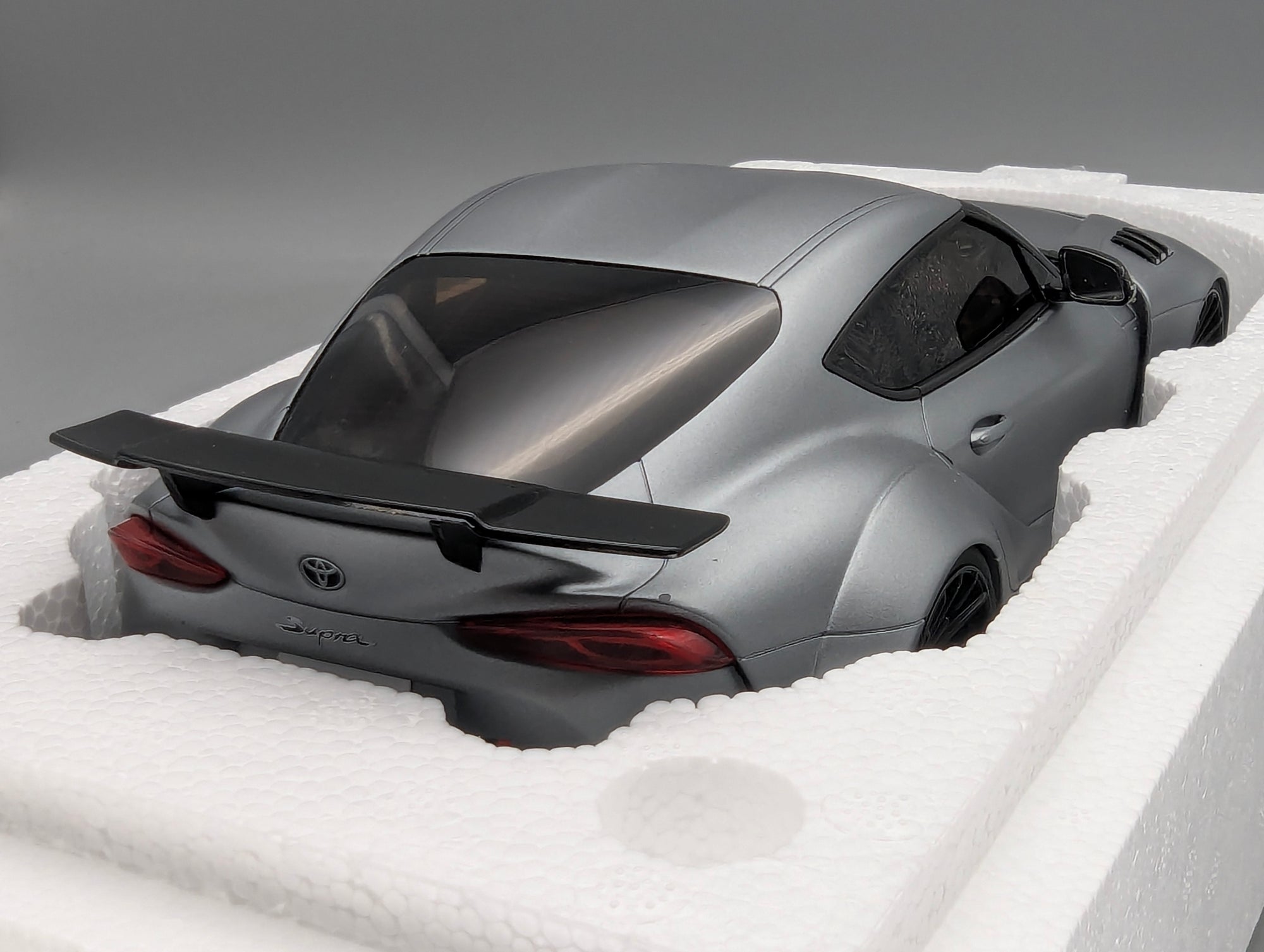 Coches en miniatura 1:43 Minichamps Mercedes Benz SL65 AMG Black Series Plata con embalaje original