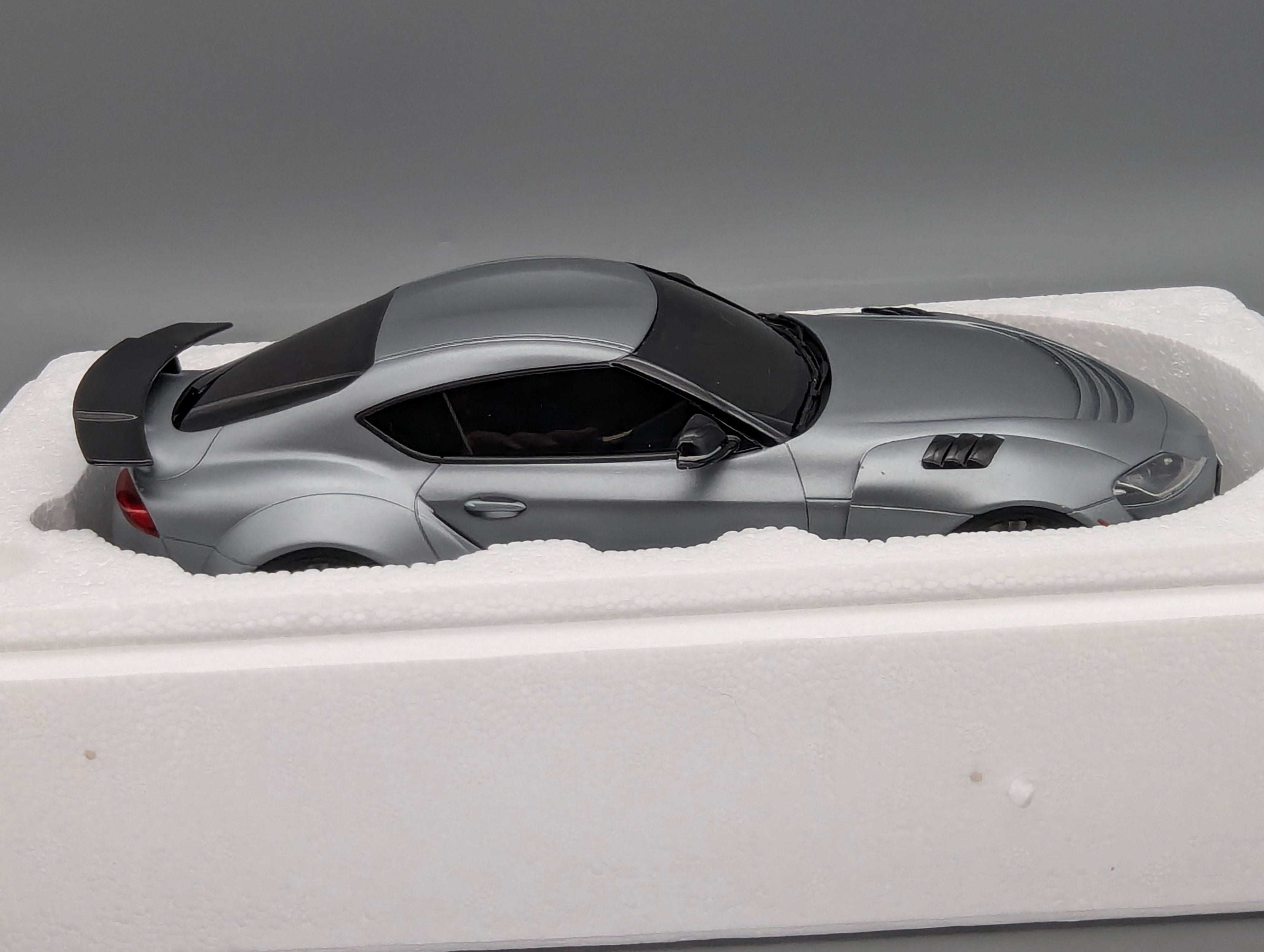 Coches en miniatura 1:43 Minichamps Mercedes Benz SL65 AMG Black Series Plata con embalaje original