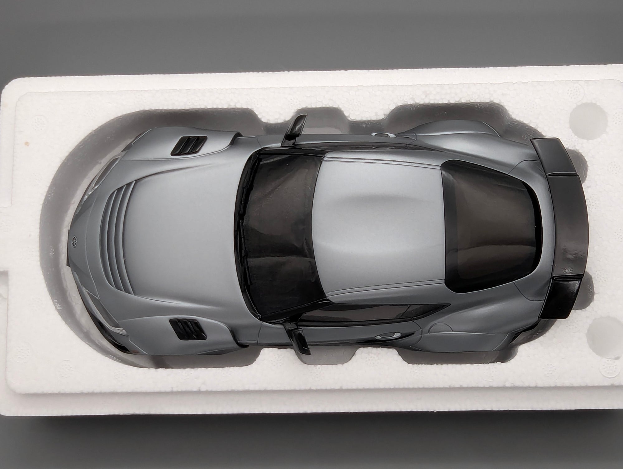 Coches en miniatura 1:43 Minichamps Mercedes Benz SL65 AMG Black Series Plata con embalaje original