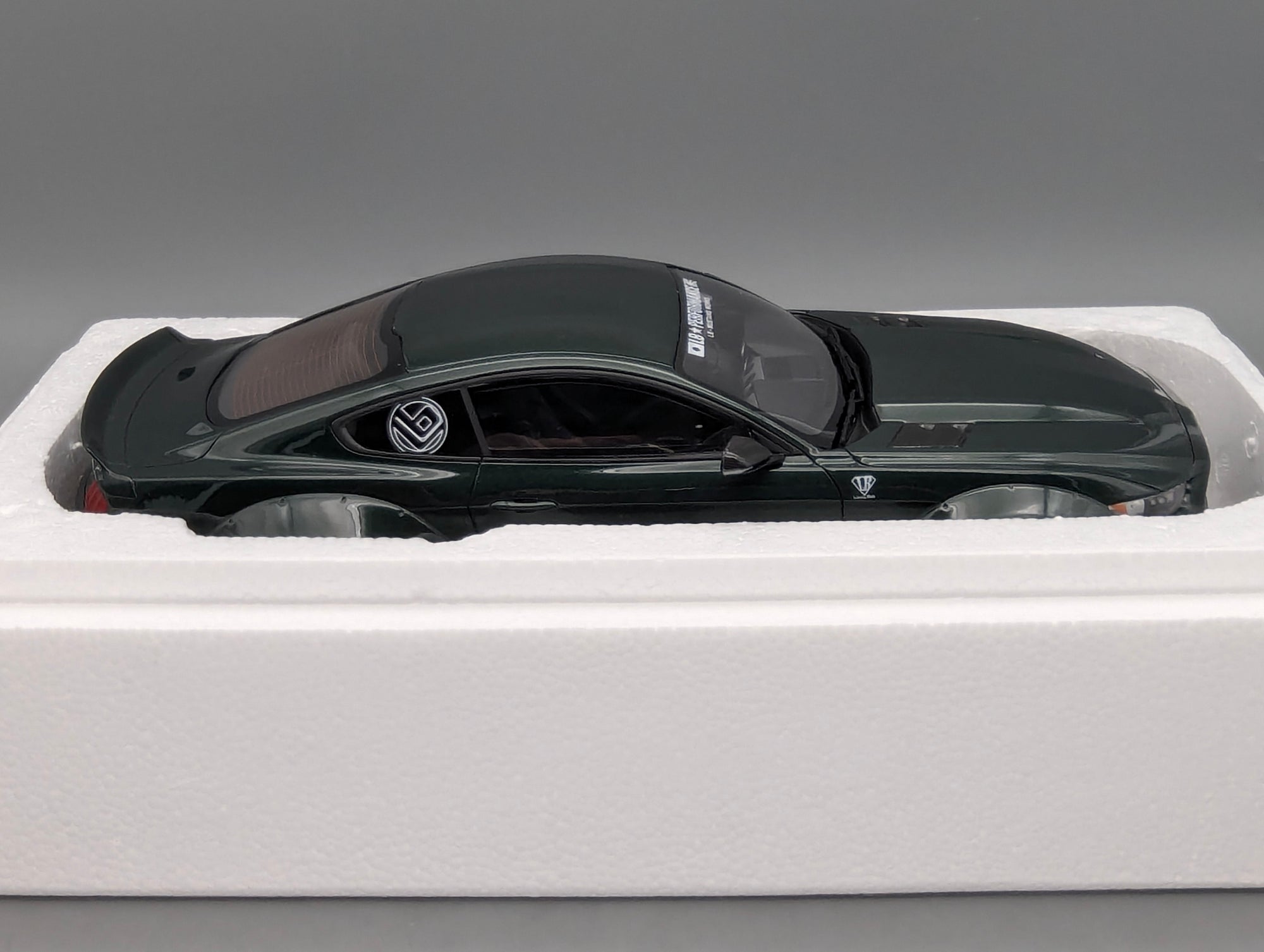 Model Cars 1:43 Minichamps Mercedes Benz SL65 AMG Black Series Silver with original packaging