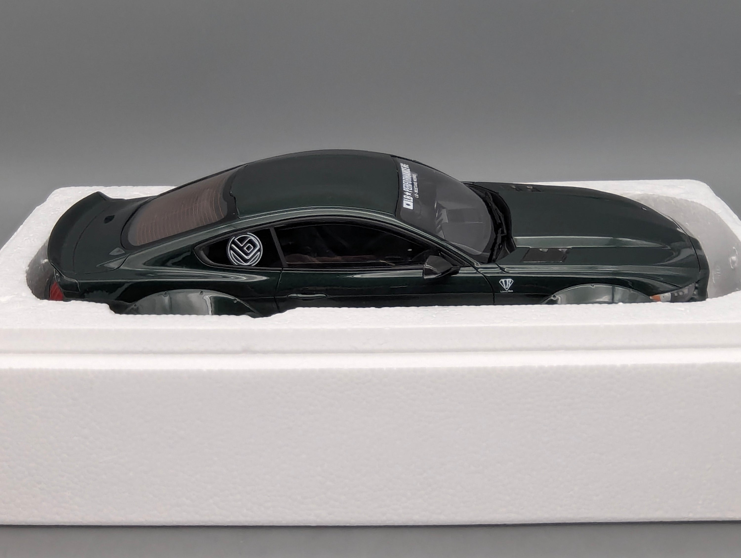 Model Cars 1:43 Minichamps Mercedes Benz SL65 AMG Black Series Silver with original packaging