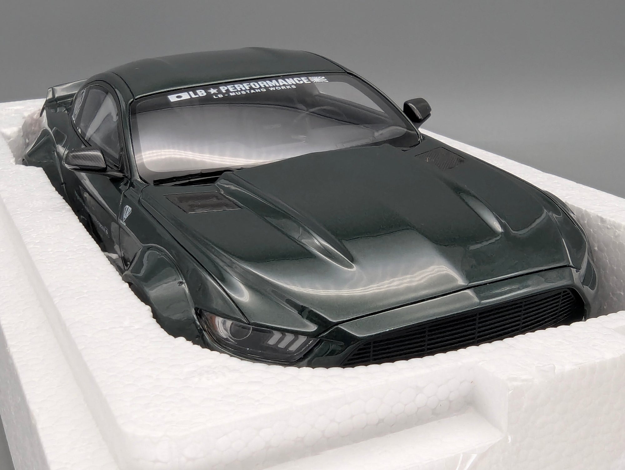 Model Cars 1:43 Minichamps Mercedes Benz SL65 AMG Black Series Silver with original packaging