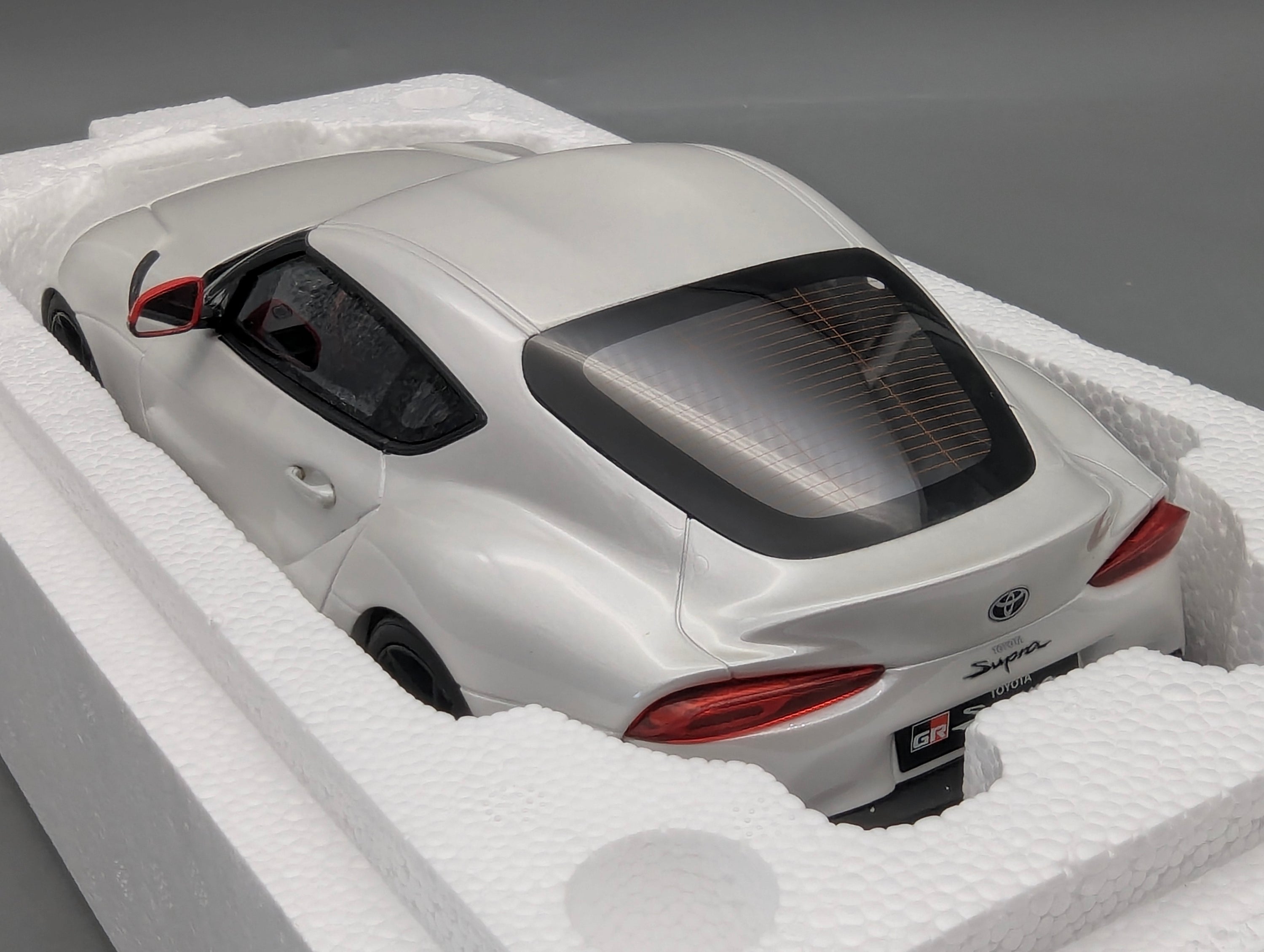Model Cars 1:43 Minichamps Mercedes Benz SL65 AMG Black Series Silver with original packaging