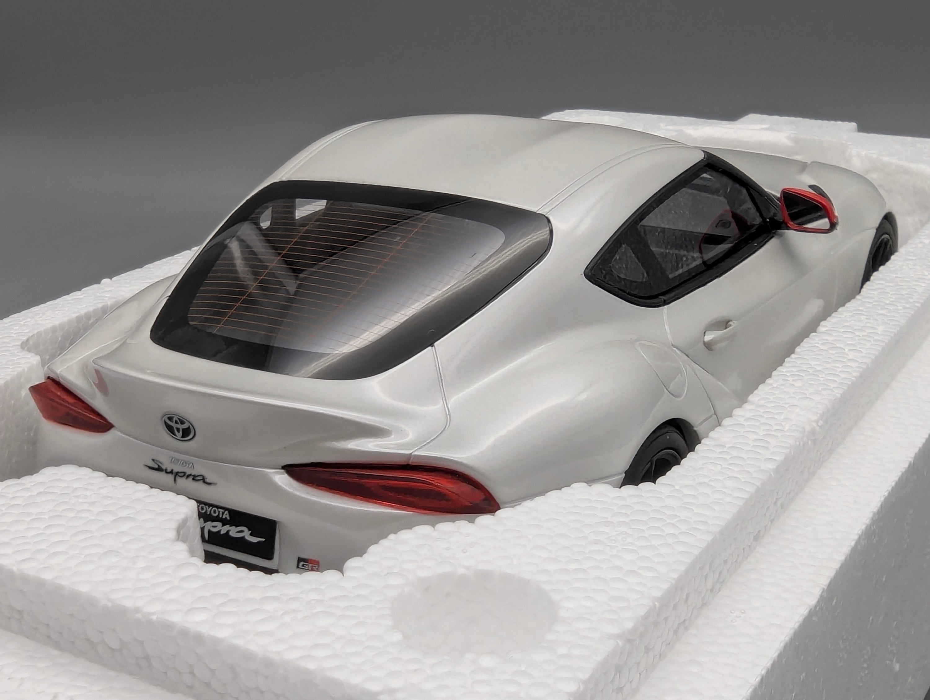 Model Cars 1:43 Minichamps Mercedes Benz SL65 AMG Black Series Silver with original packaging