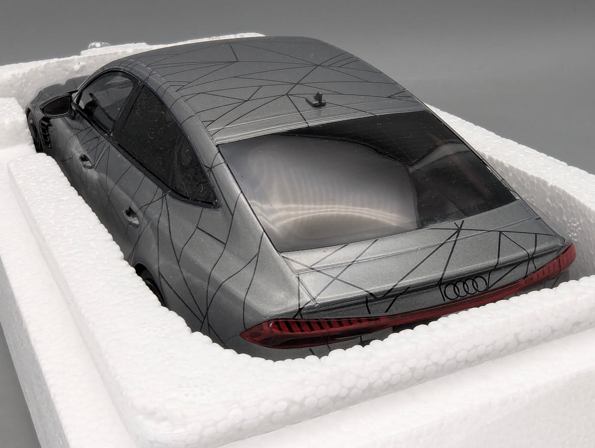 Model Cars 1:43 Minichamps Mercedes Benz SL65 AMG Black Series Silver with original packaging