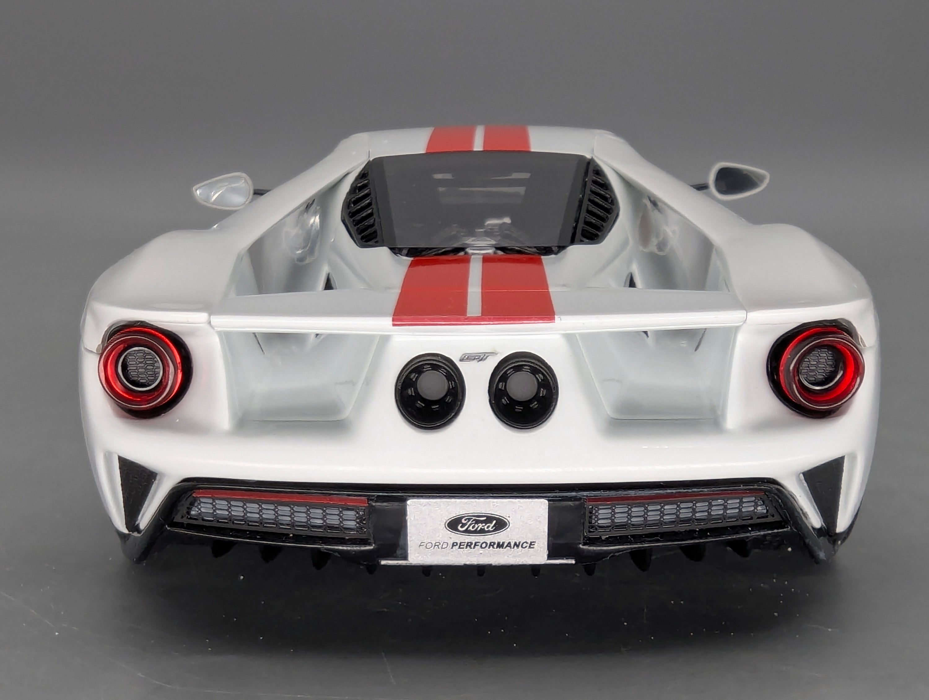 Model Cars 1:43 Minichamps Mercedes Benz SL65 AMG Black Series Silver with original packaging