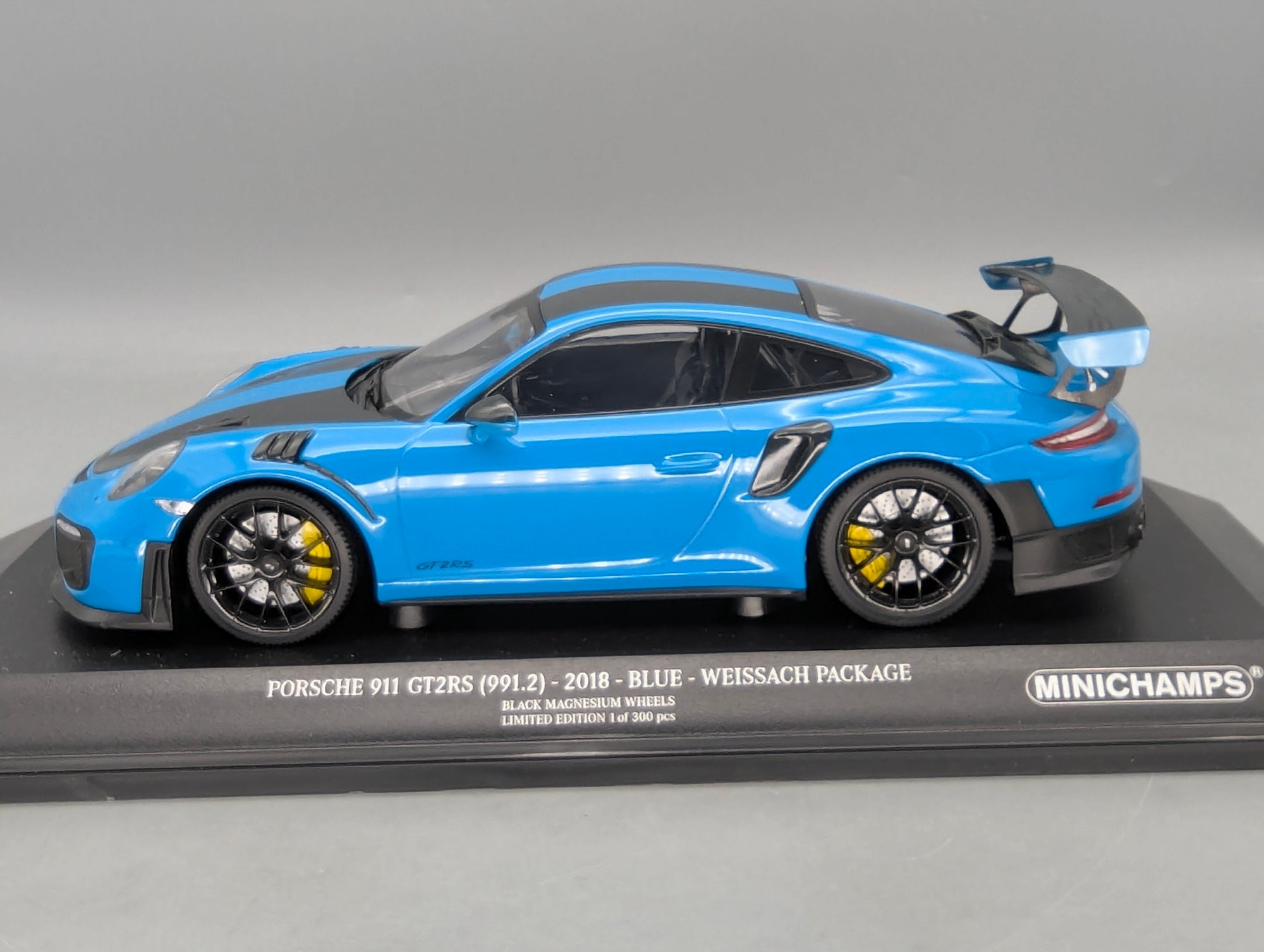 Coches en miniatura 1:43 Minichamps Mercedes Benz SL65 AMG Black Series Plata con embalaje original