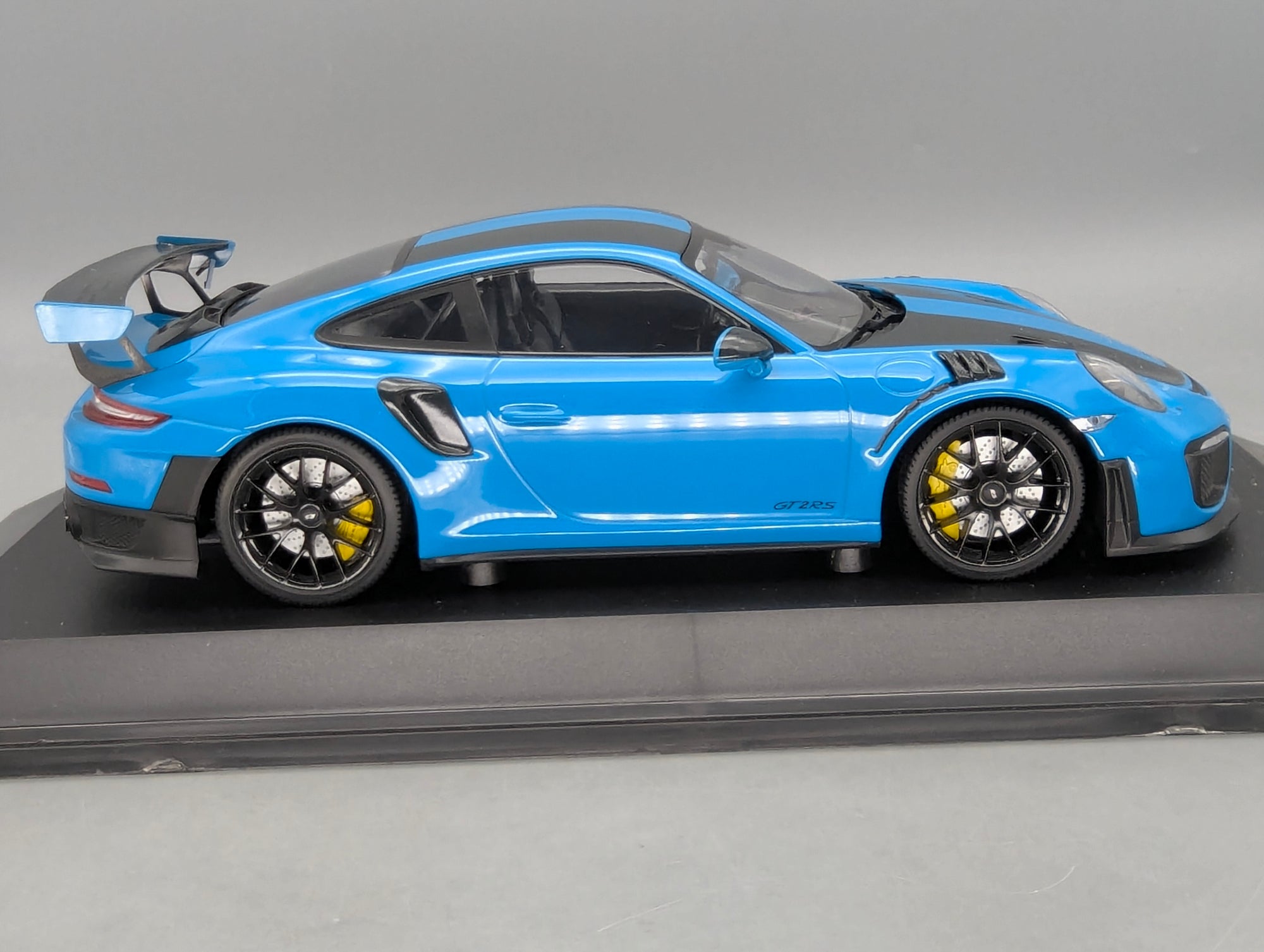 Coches en miniatura 1:43 Minichamps Mercedes Benz SL65 AMG Black Series Plata con embalaje original