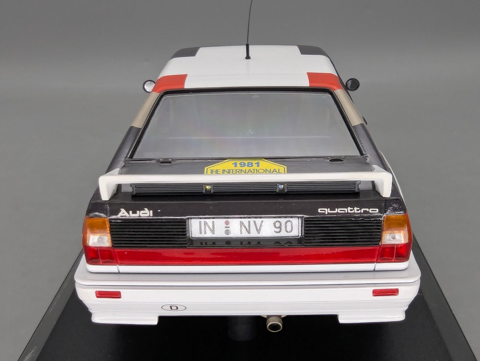 Model Cars 1:43 Minichamps Mercedes Benz SL65 AMG Black Series Silver with original packaging