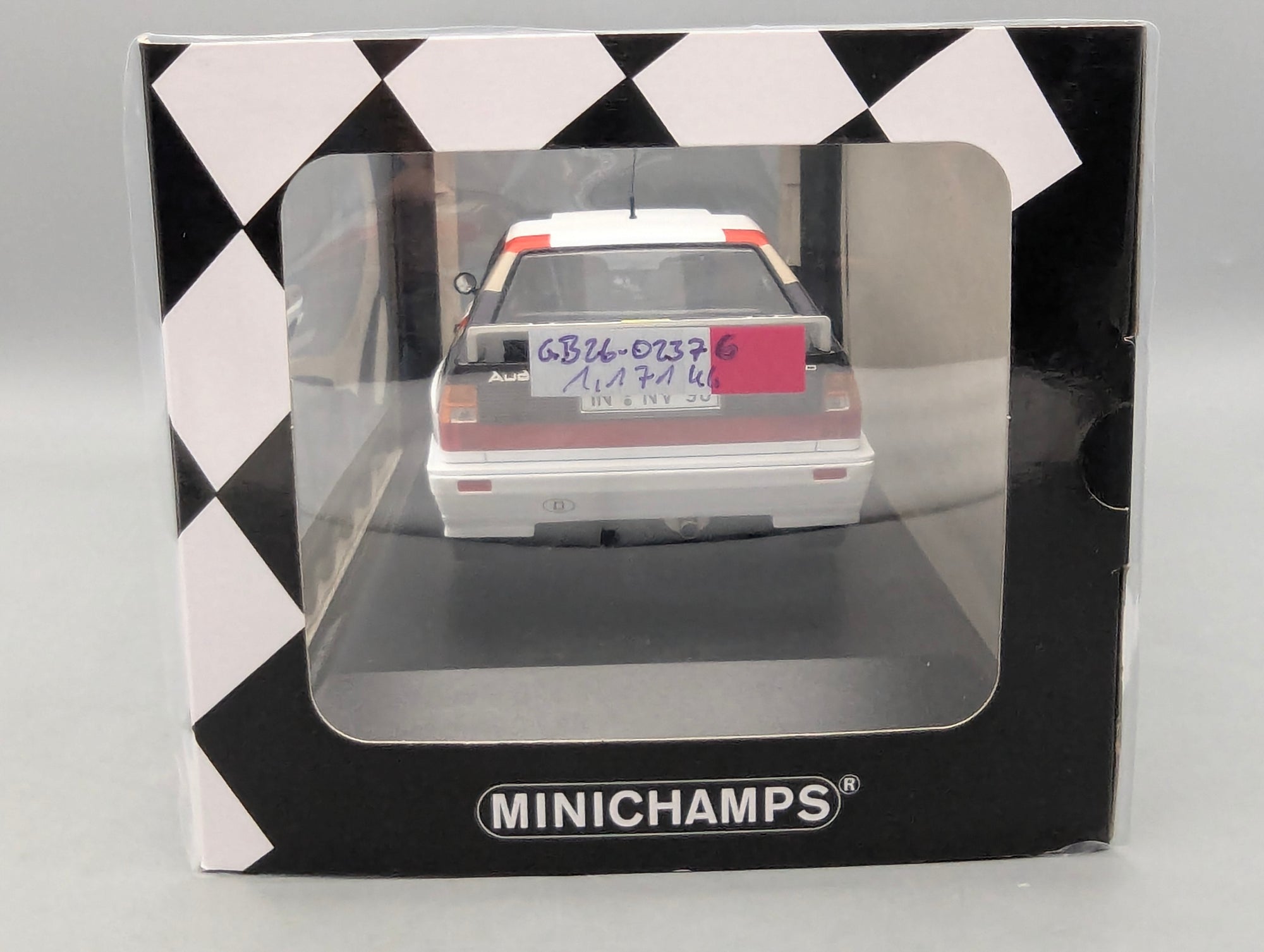 Model Cars 1:43 Minichamps Mercedes Benz SL65 AMG Black Series Silver with original packaging