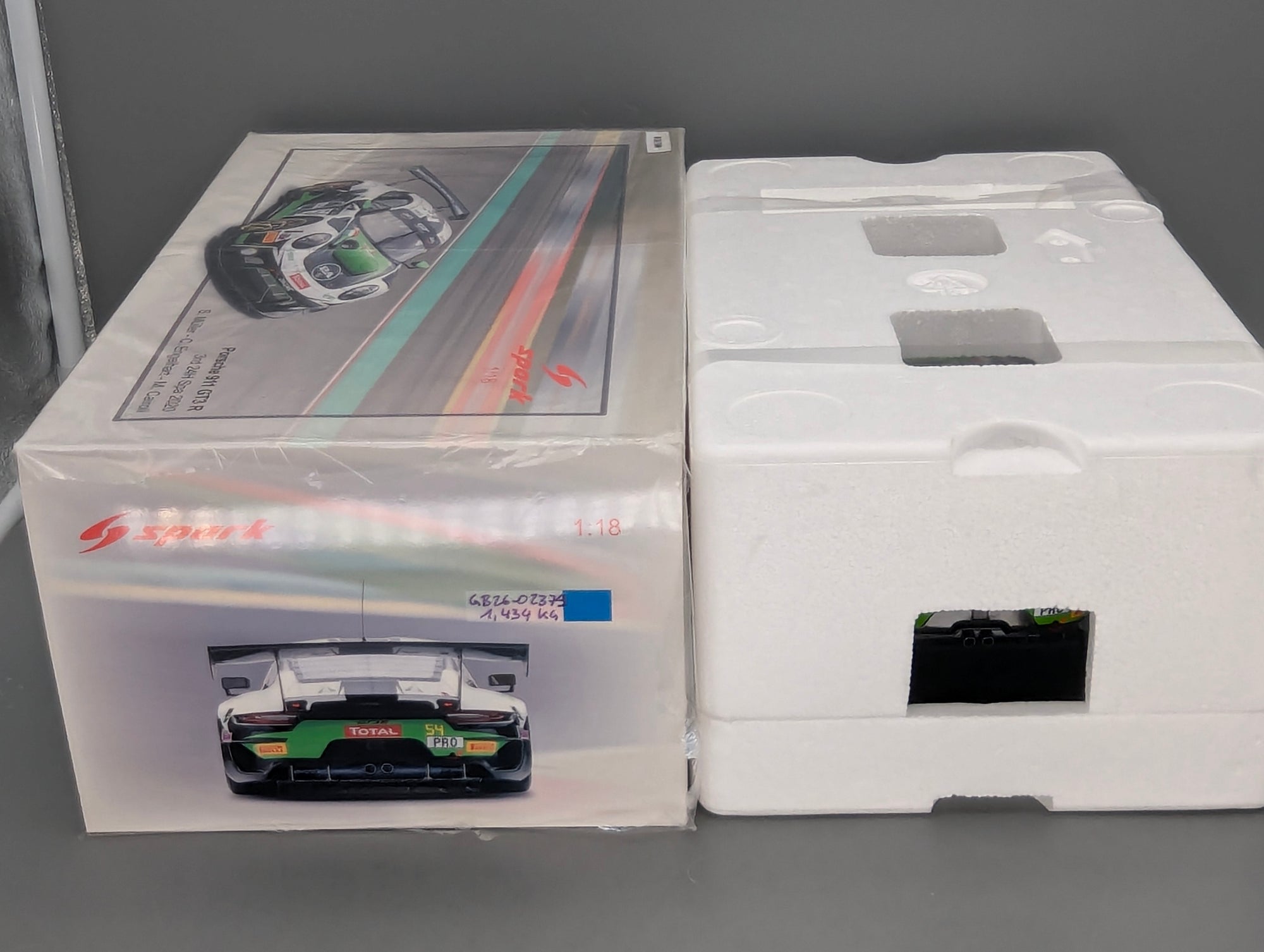 Model Cars 1:43 Minichamps Mercedes Benz SL65 AMG Black Series Silver with original packaging