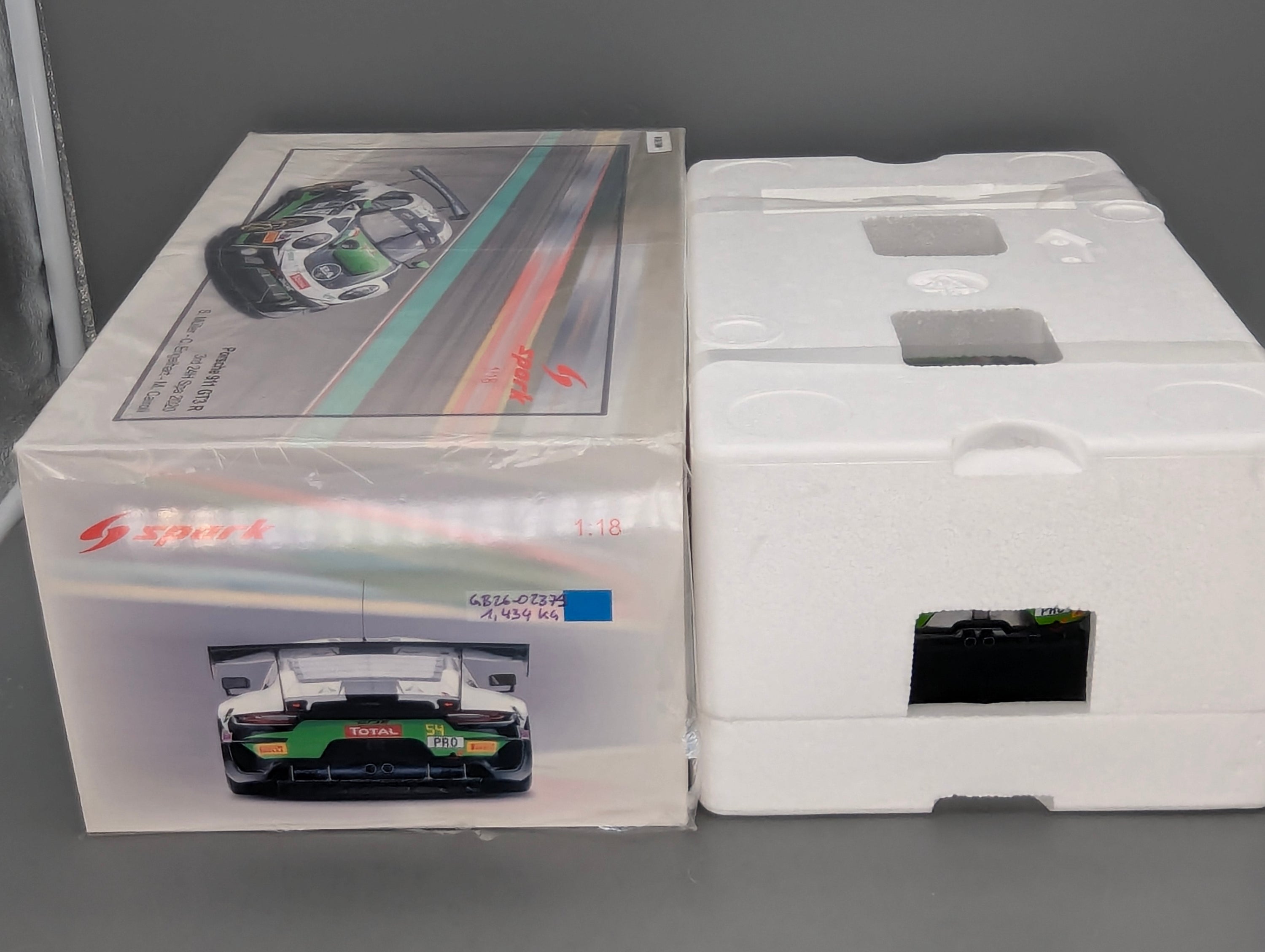 Model Cars 1:43 Minichamps Mercedes Benz SL65 AMG Black Series Silver with original packaging