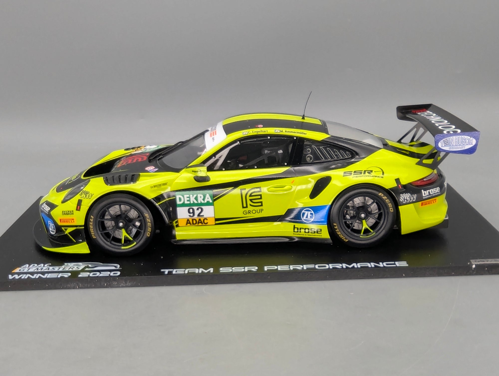 Model Cars 1:43 Minichamps Mercedes Benz SL65 AMG Black Series Silver with original packaging