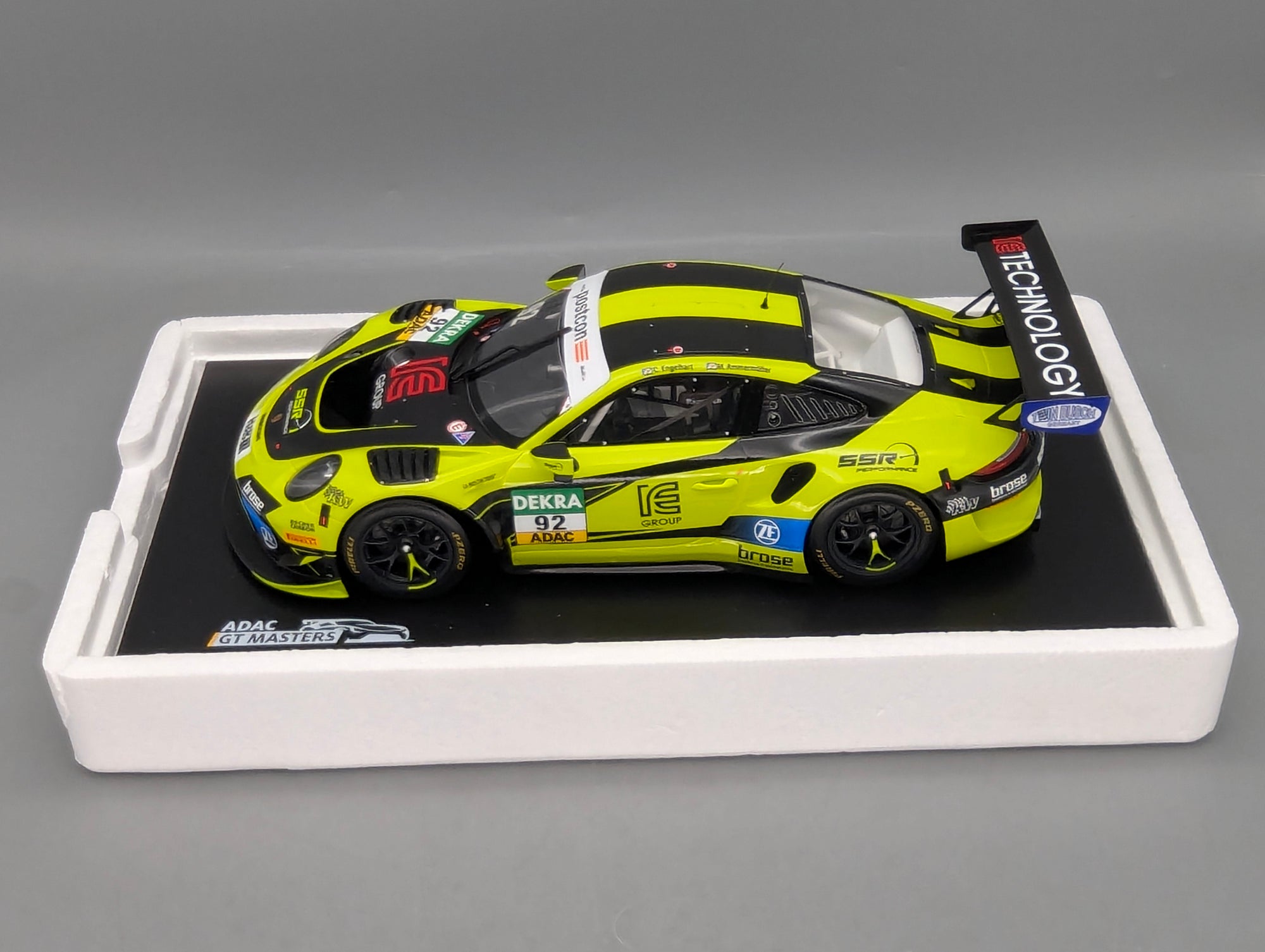 Model Cars 1:43 Minichamps Mercedes Benz SL65 AMG Black Series Silver with original packaging