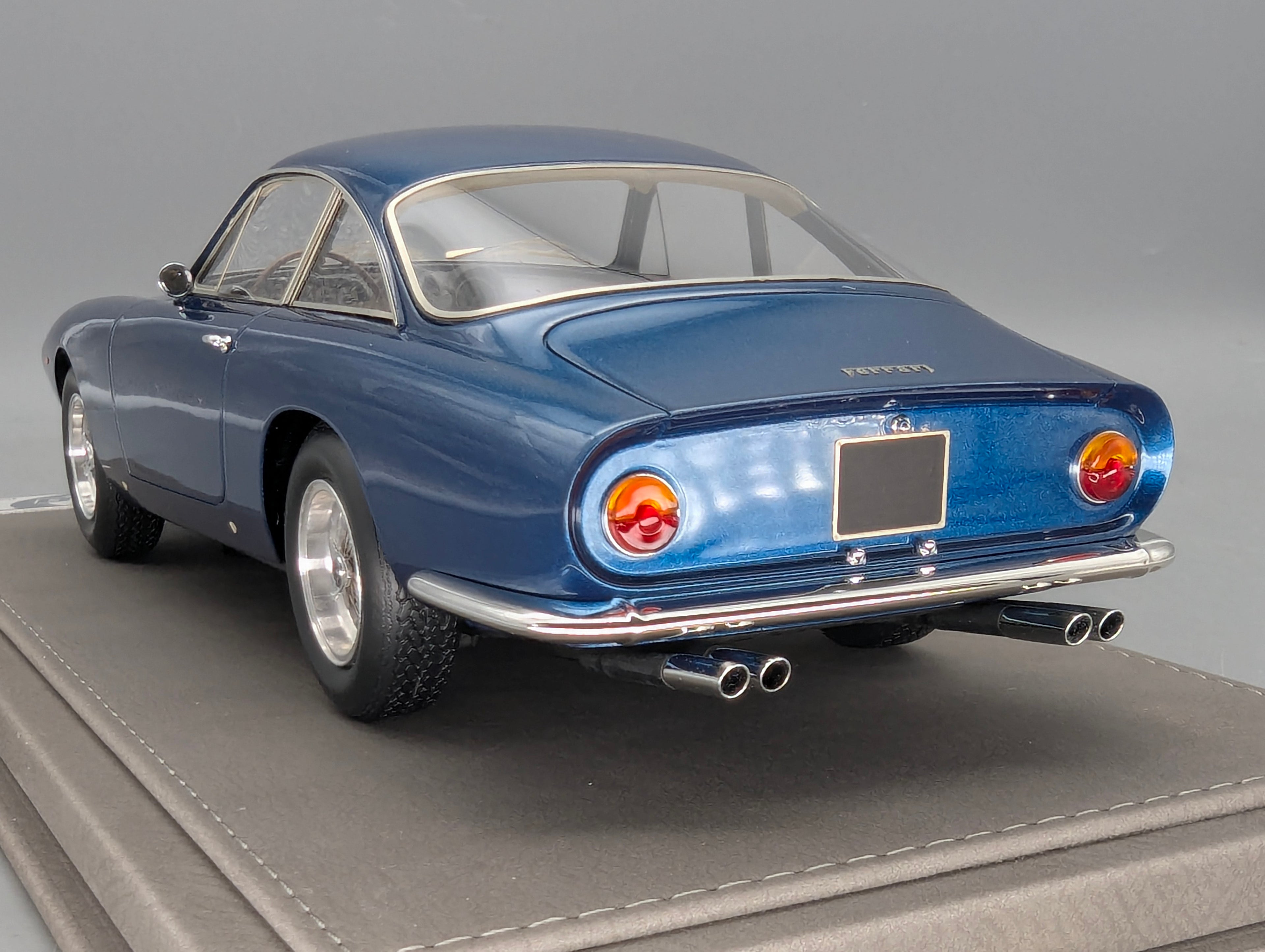 Modellautos 1:18 BBR Ferrari 250 GT Lusso 1963 S/N 5685 GT Version 2008 Blu Abu Dhabi Ltd 01/18 Lederplatte Vitrine OVP