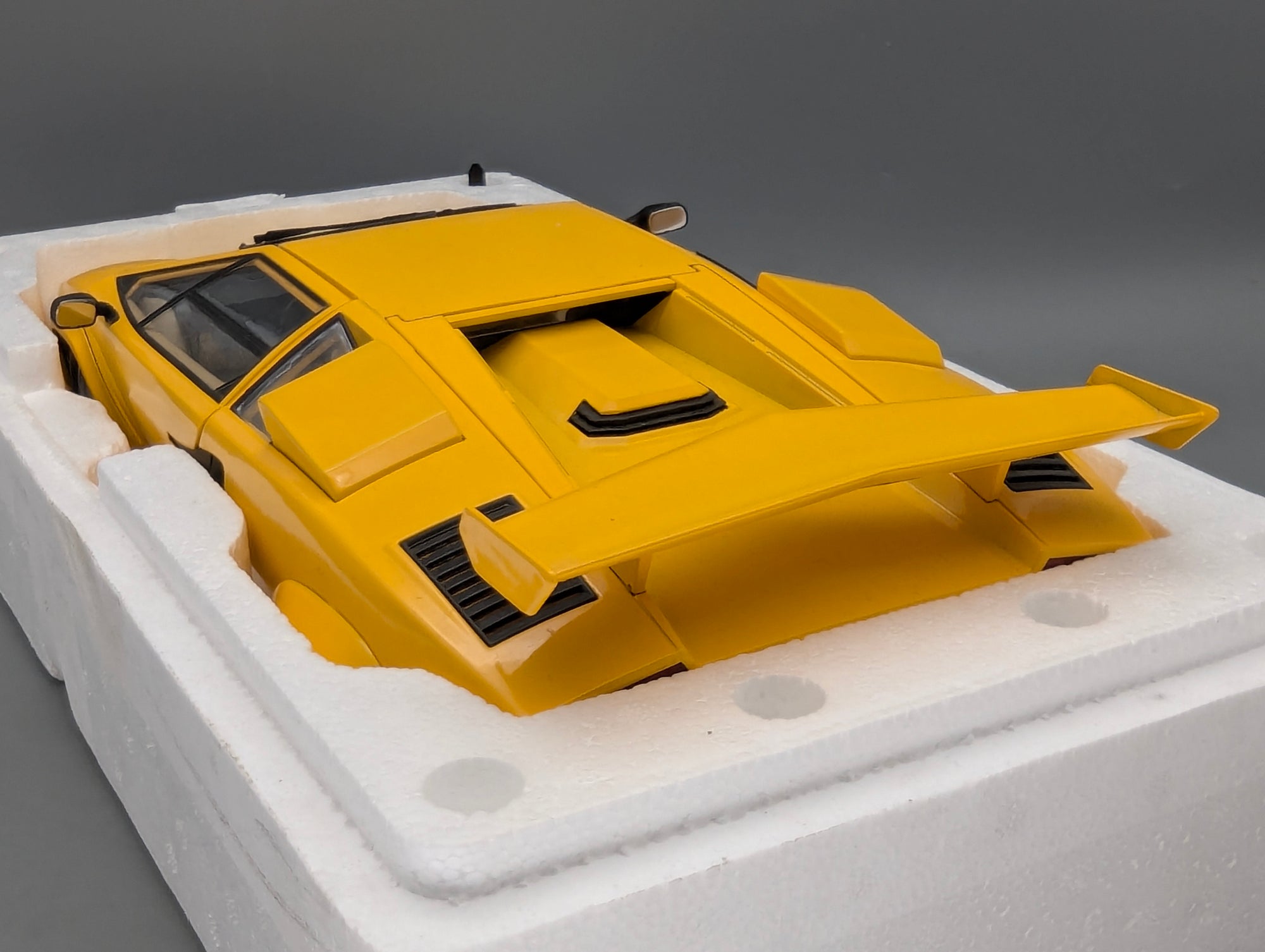 Modellautos 1:12 KK-Scale Lamborghini LP5000 Gelb