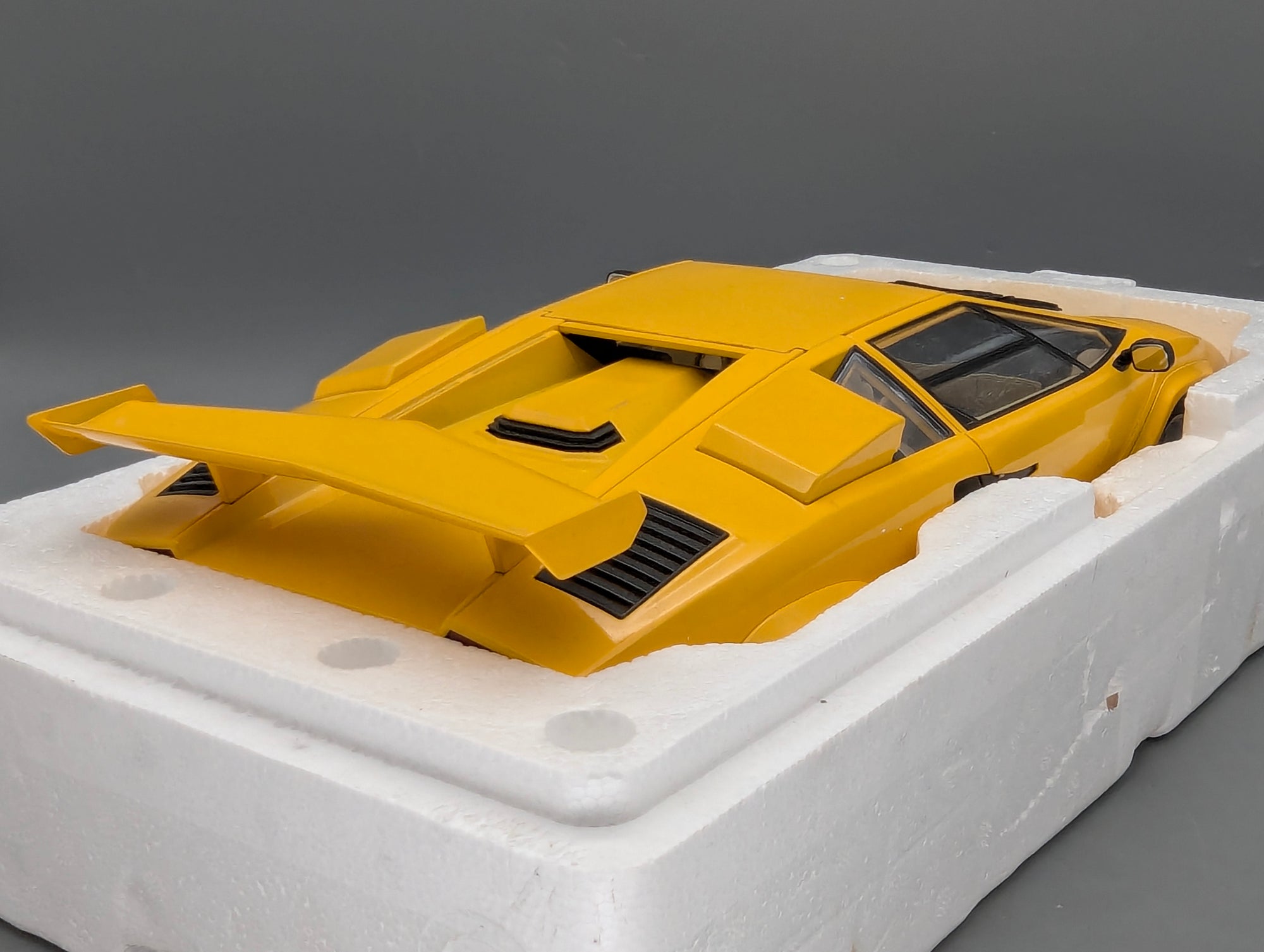 Modellautos 1:12 KK-Scale Lamborghini LP5000 Gelb