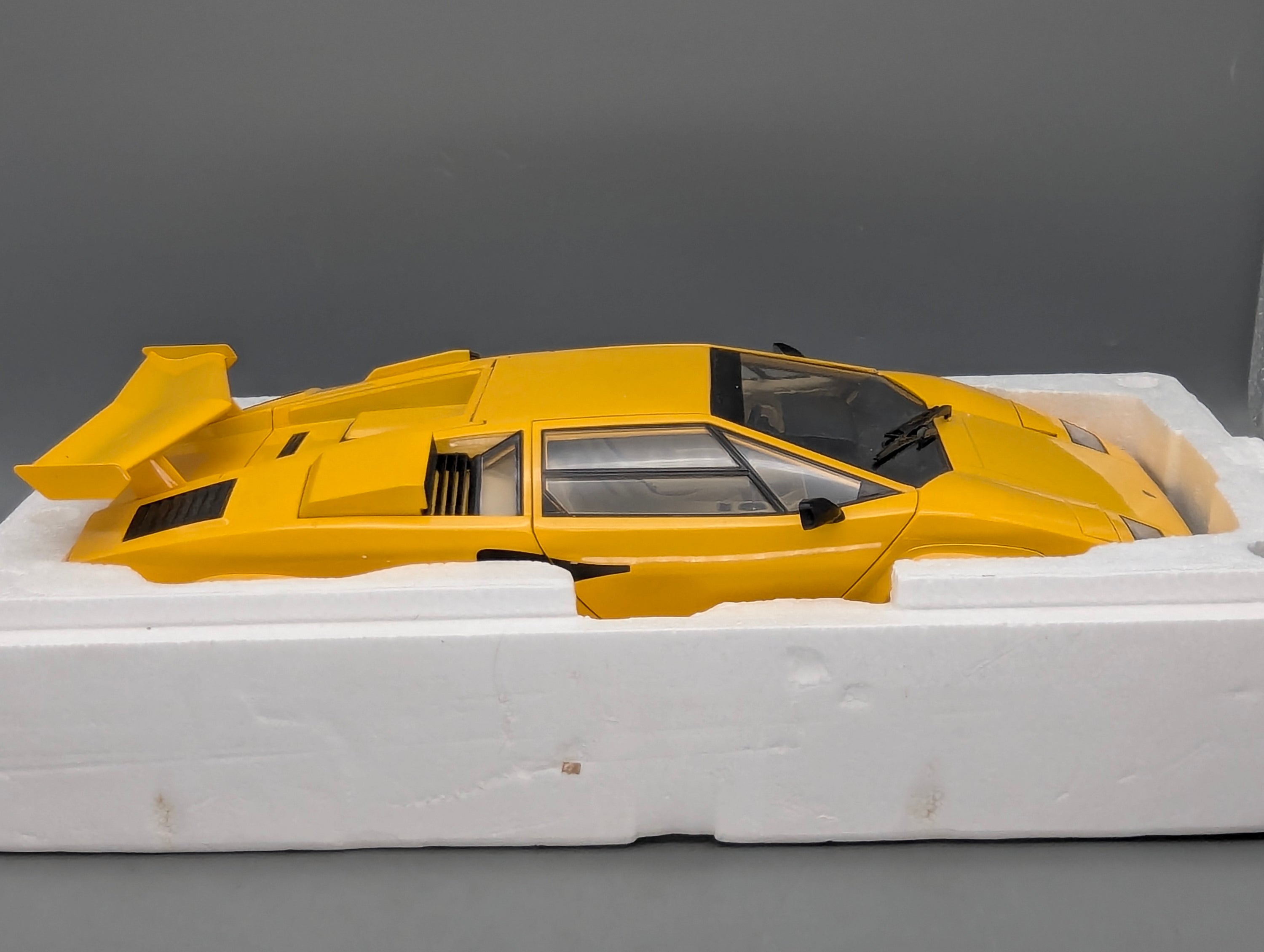 Modellautos 1:12 KK-Scale Lamborghini LP5000 Gelb