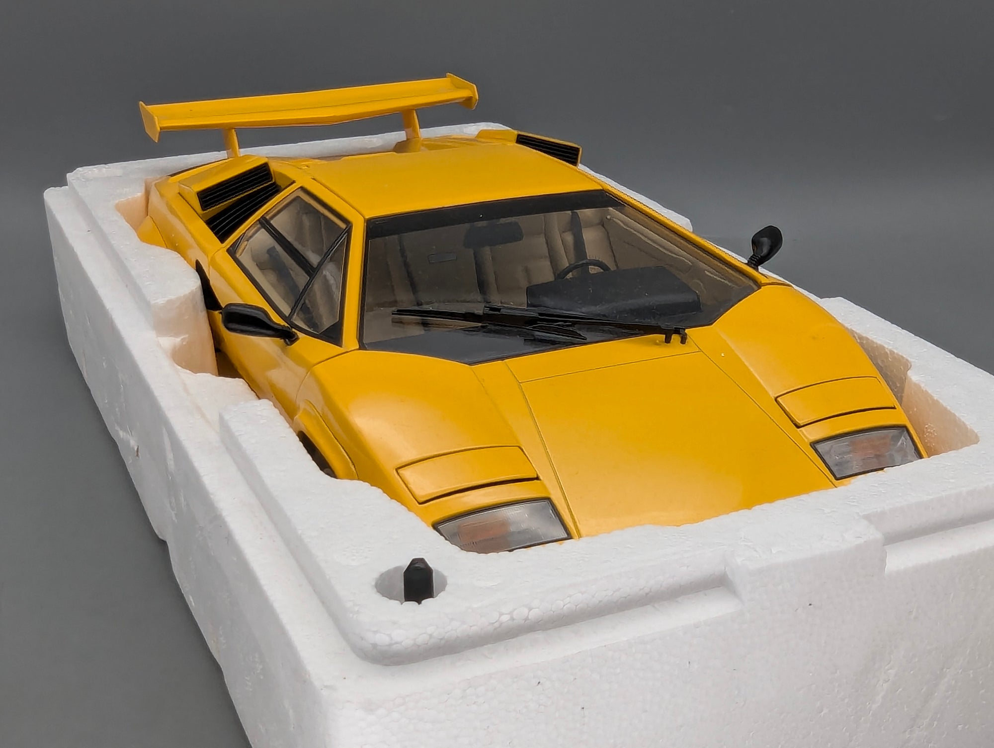 Modellautos 1:12 KK-Scale Lamborghini LP5000 Gelb