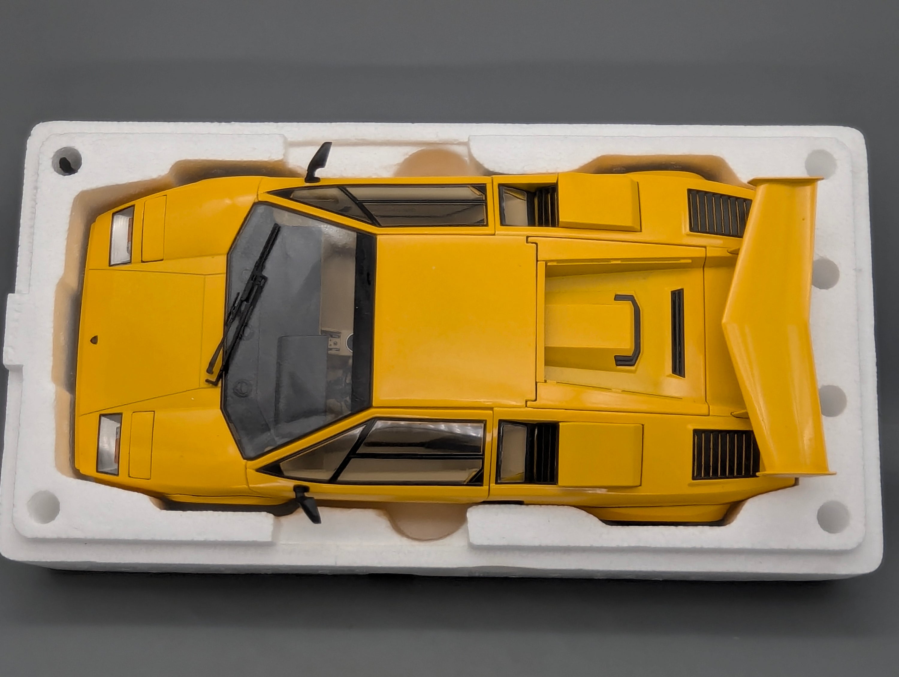 Modellautos 1:12 KK-Scale Lamborghini LP5000 Gelb