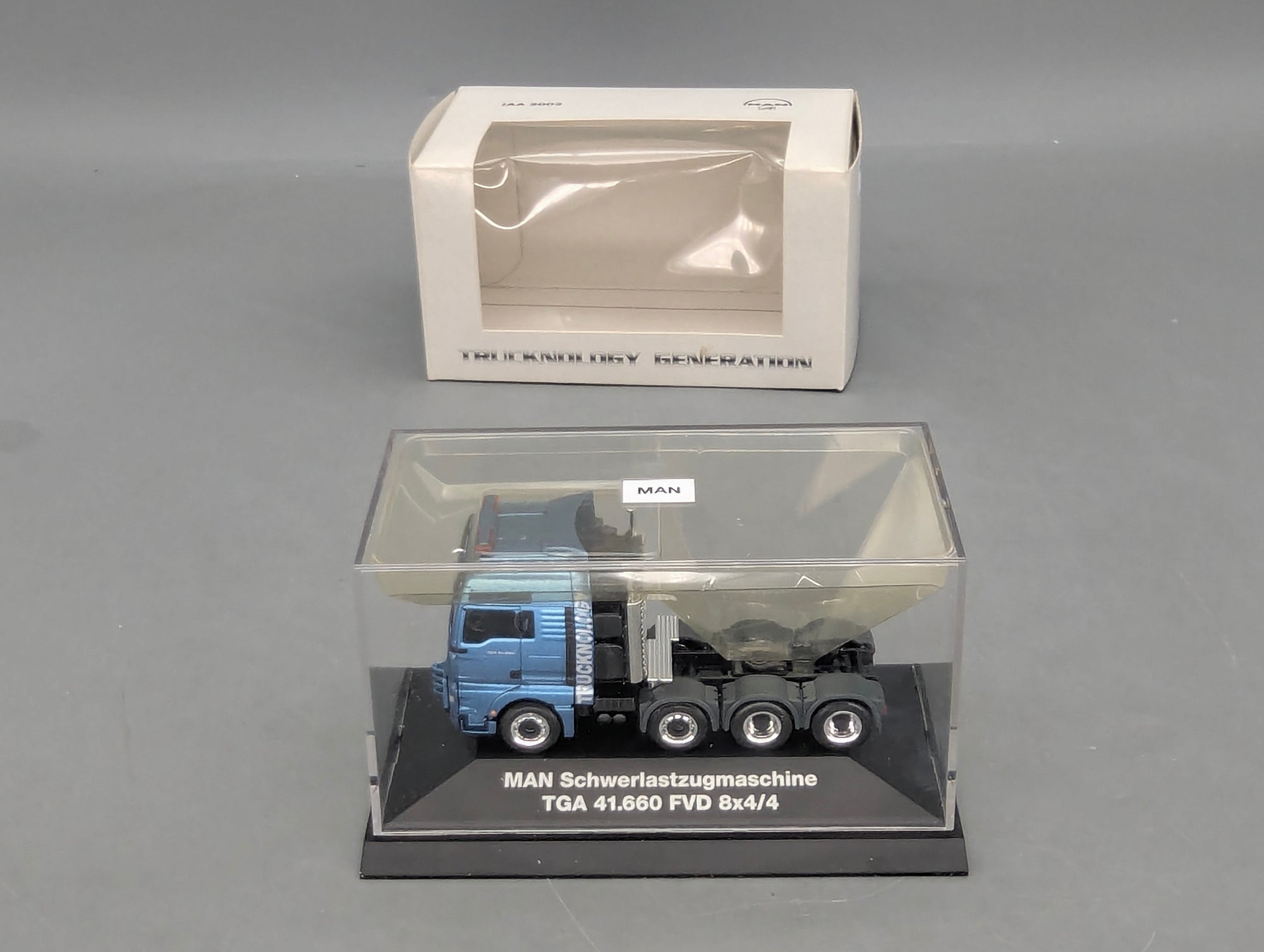 Model Cars 1:12 Premium ClassiXXs BMW Isetta "Export" Light Blue with Original Packaging