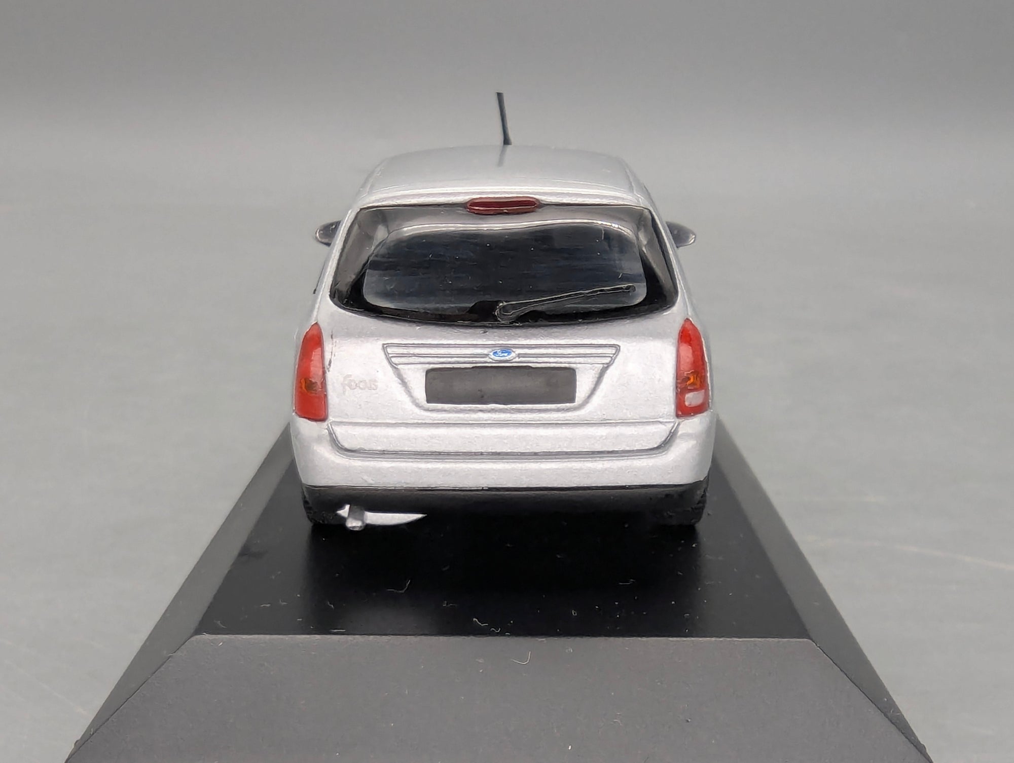 Coches en miniatura 1:43 Minichamps Mercedes Benz SL65 AMG Black Series Plata con embalaje original