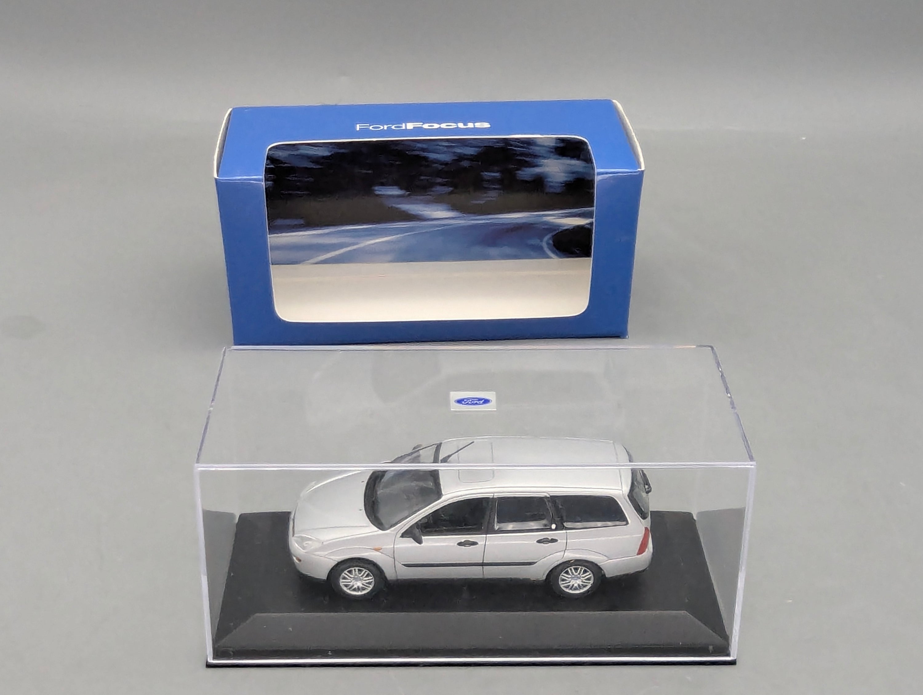 Coches en miniatura 1:43 Minichamps Mercedes Benz SL65 AMG Black Series Plata con embalaje original