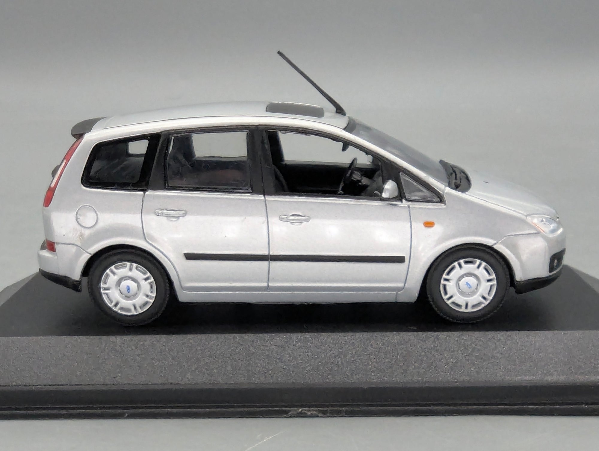 Model Cars 1:43 Minichamps Mercedes Benz SL65 AMG Black Series Silver with original packaging