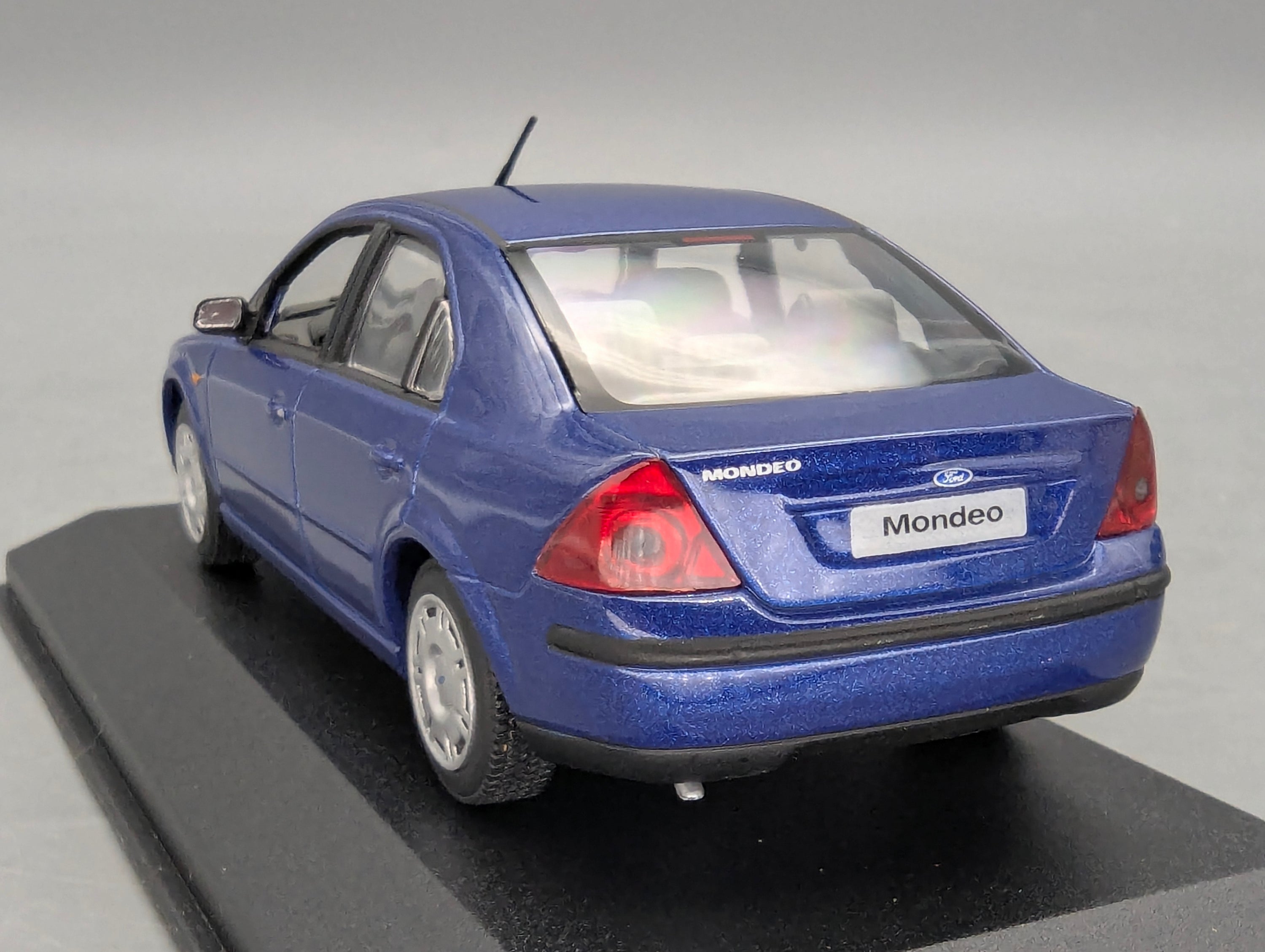 Coches en miniatura 1:43 Minichamps Mercedes Benz SL65 AMG Black Series Plata con embalaje original
