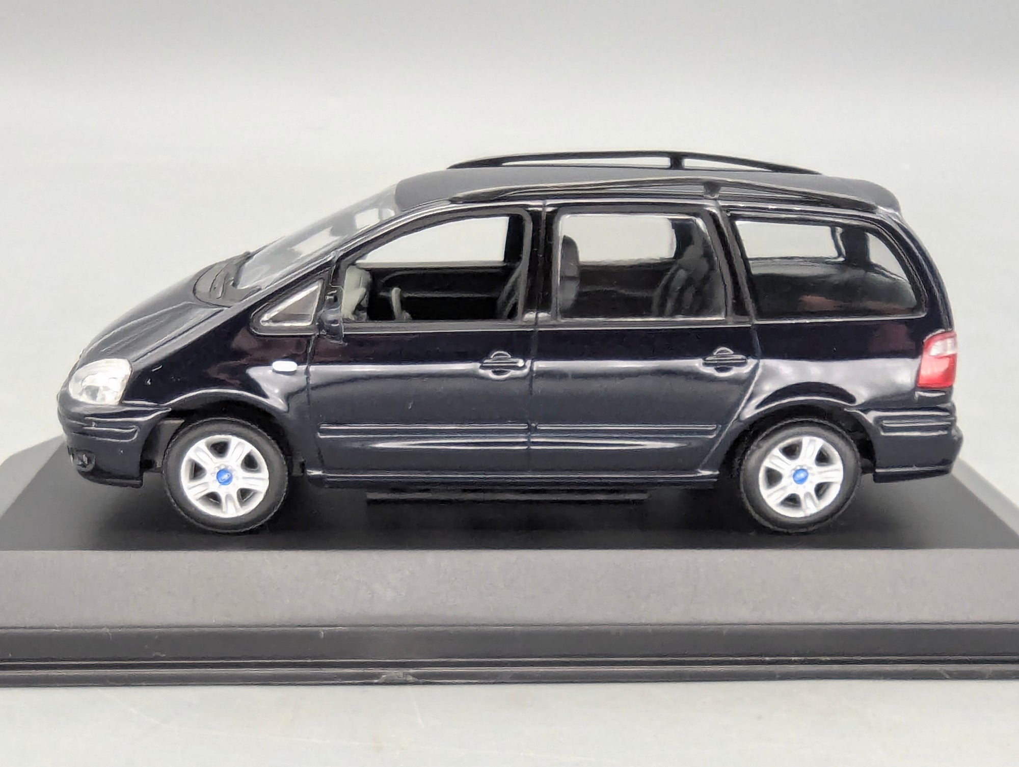 Model Cars 1:43 Minichamps Mercedes Benz SL65 AMG Black Series Silver with original packaging