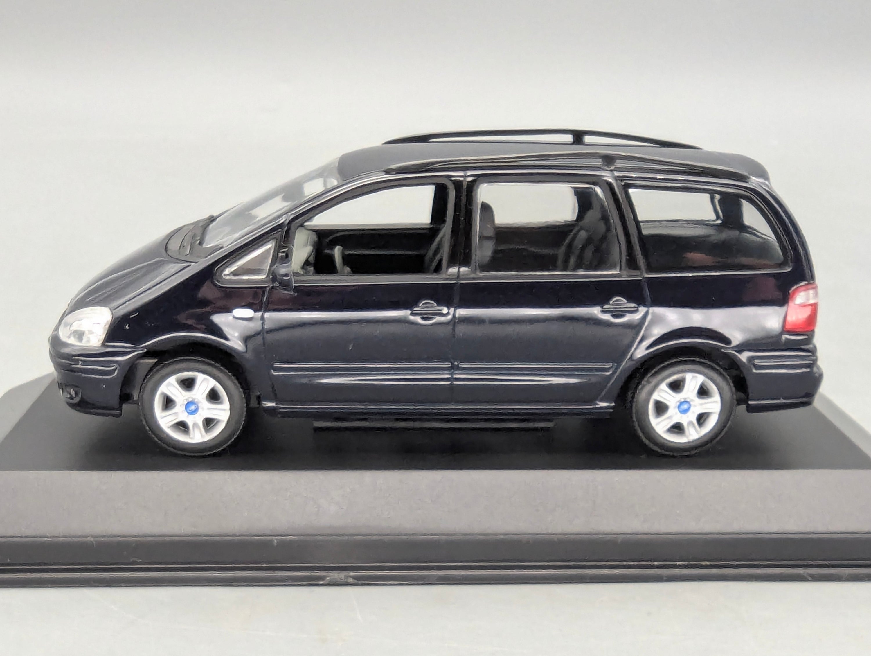 Model Cars 1:43 Minichamps Mercedes Benz SL65 AMG Black Series Silver with original packaging